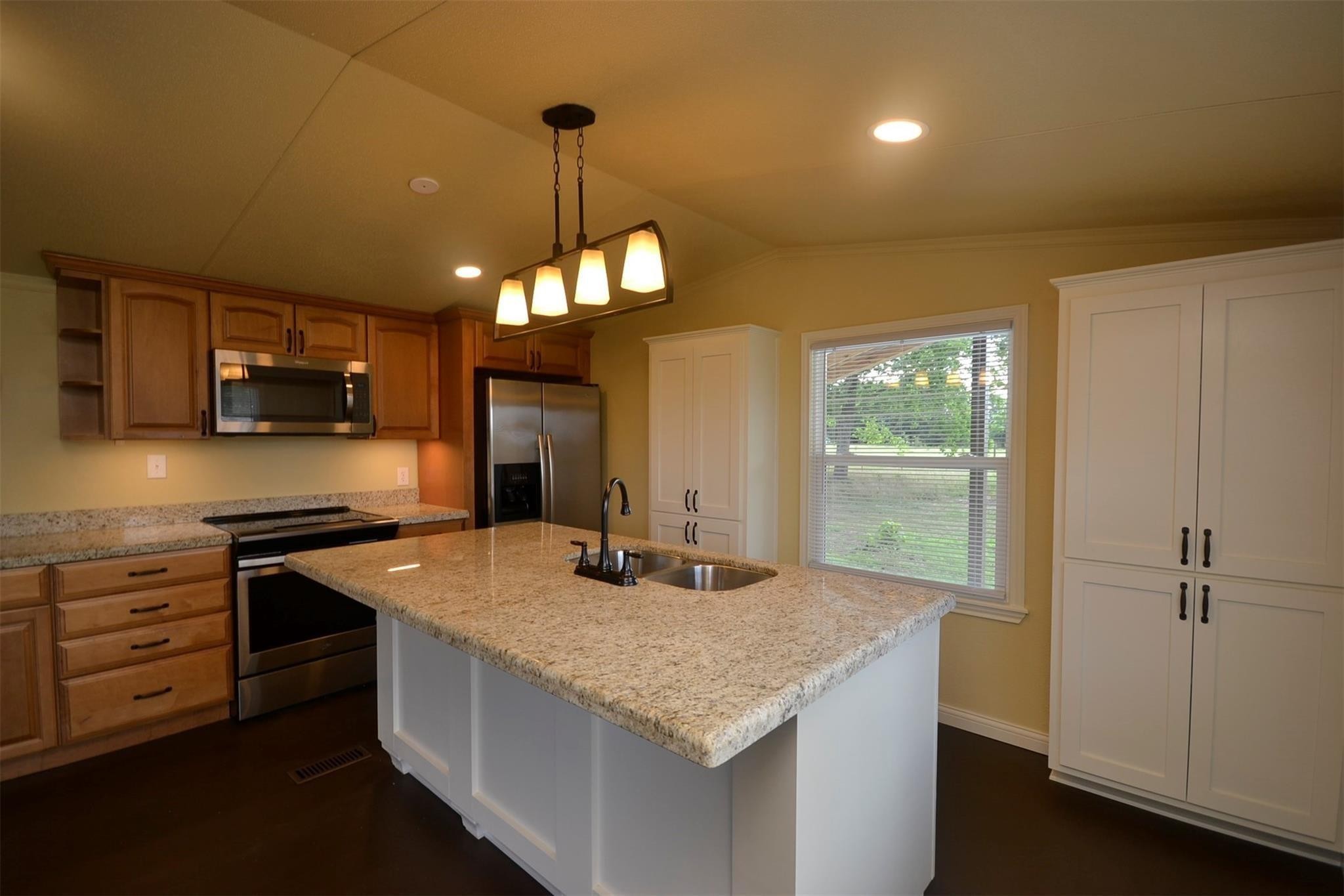 12652 Calvary Road Property Photo 3