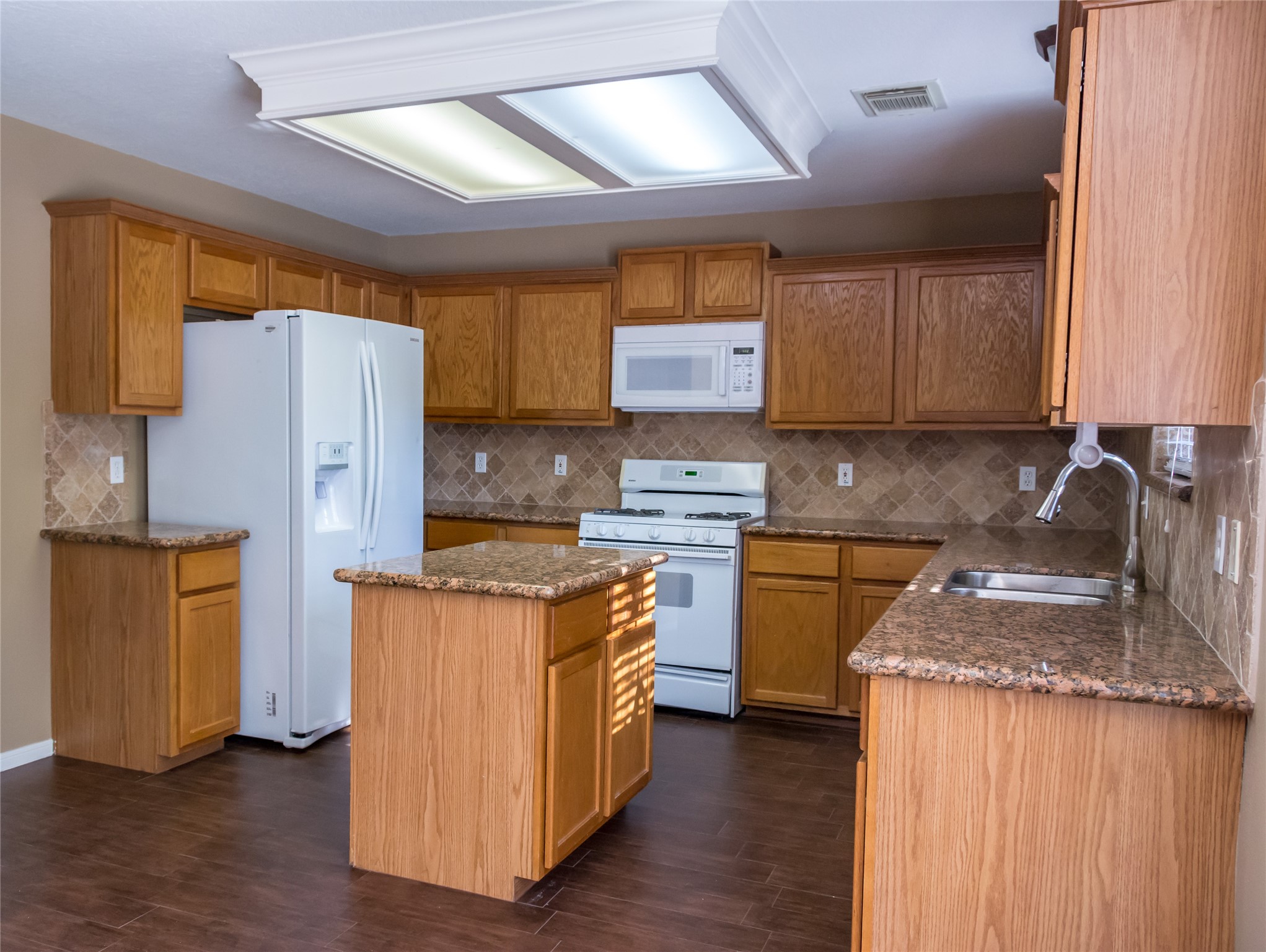 25727 Bearborough Drive Property Photo 8