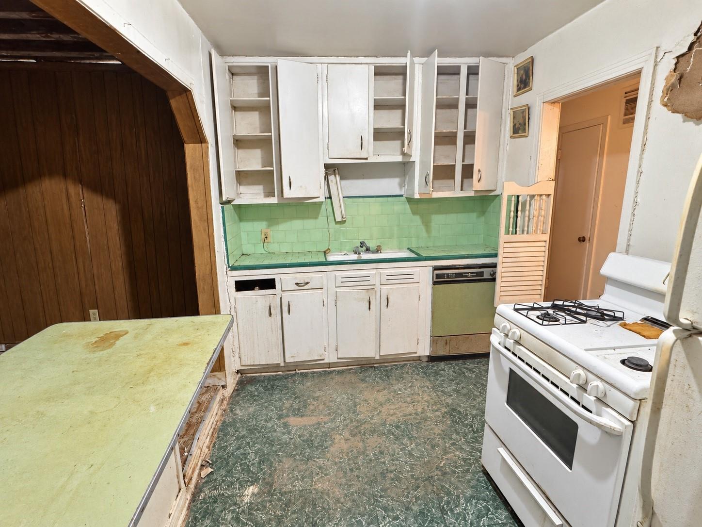 3615 Alsace Street Property Photo 3