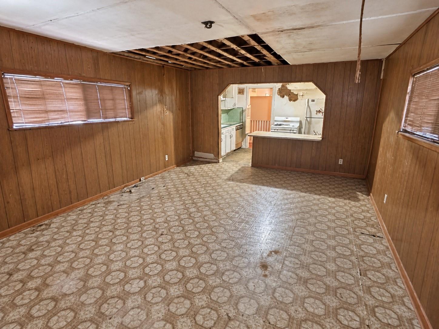 3615 Alsace Street Property Photo 5