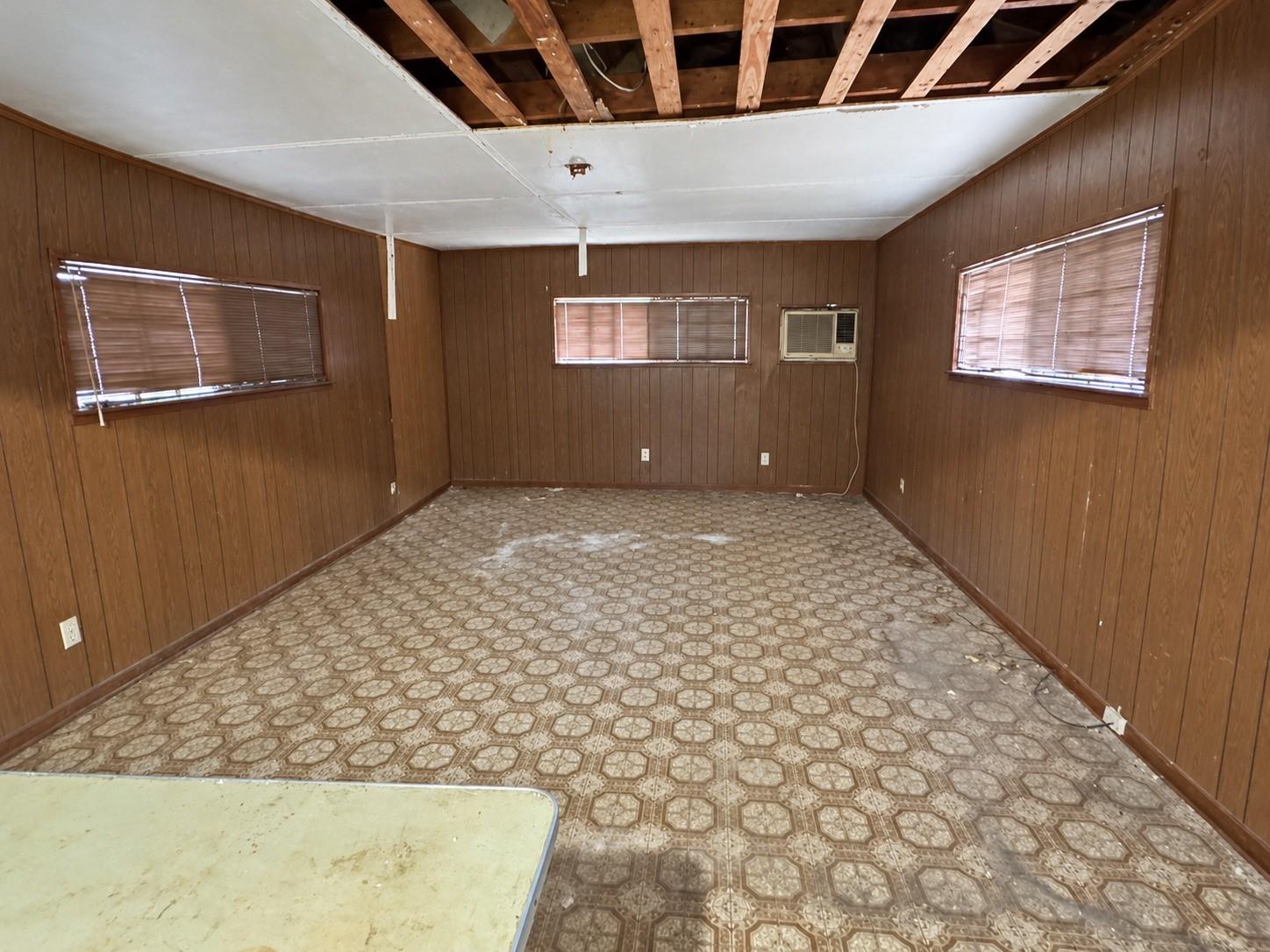 3615 Alsace Street Property Photo 6