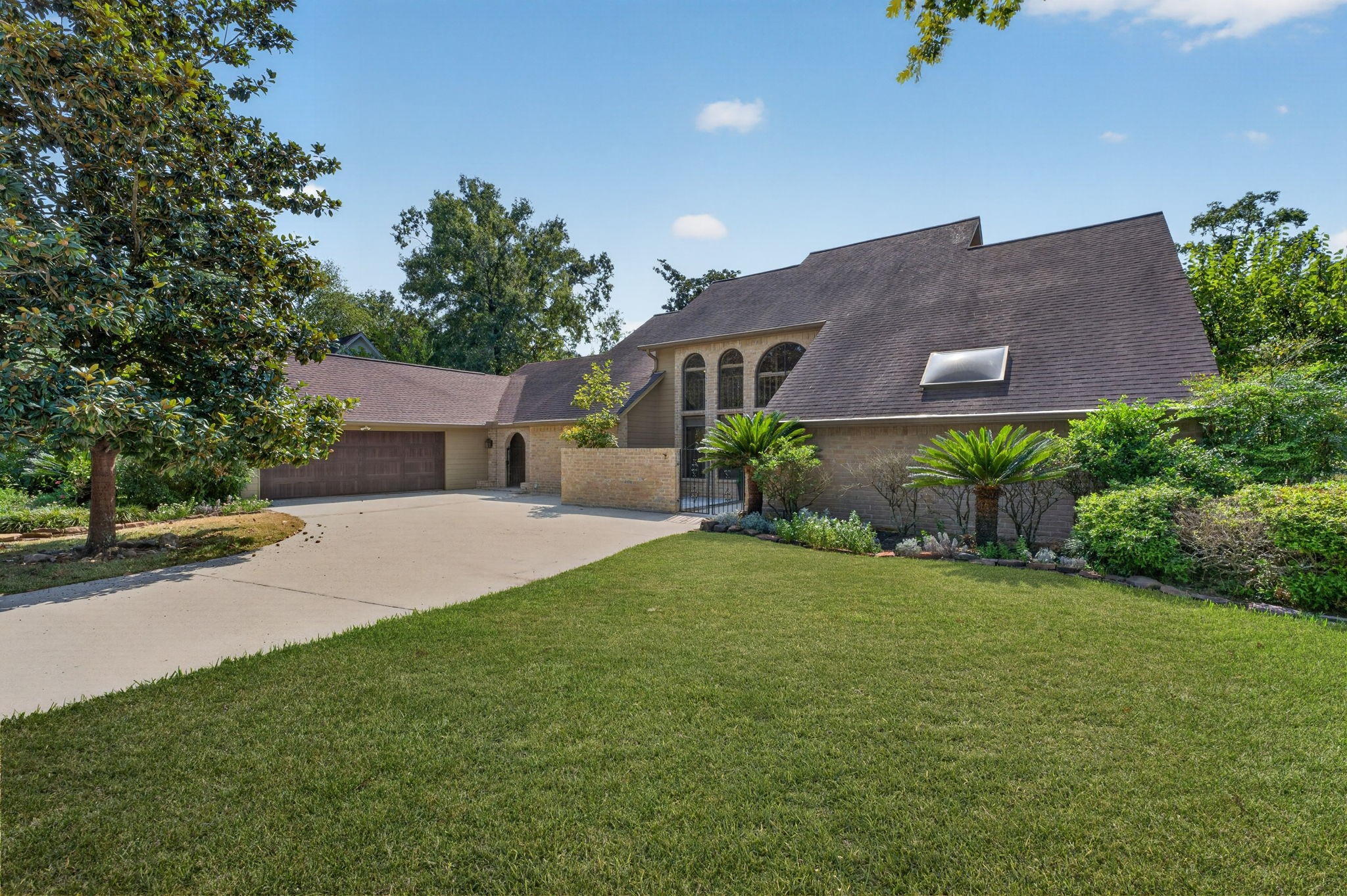 589 Brandon Road Property Photo 2