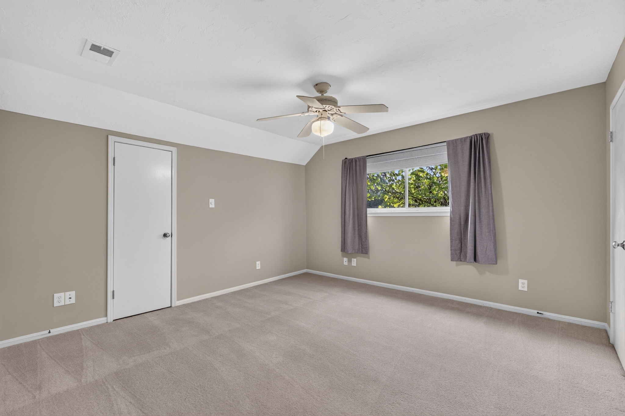 589 Brandon Road Property Photo 33