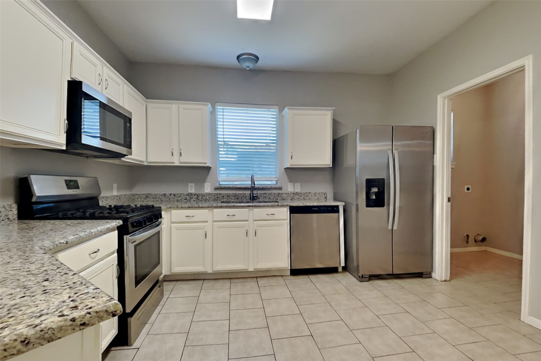 18446 Maple Mill Drive Property Photo 4