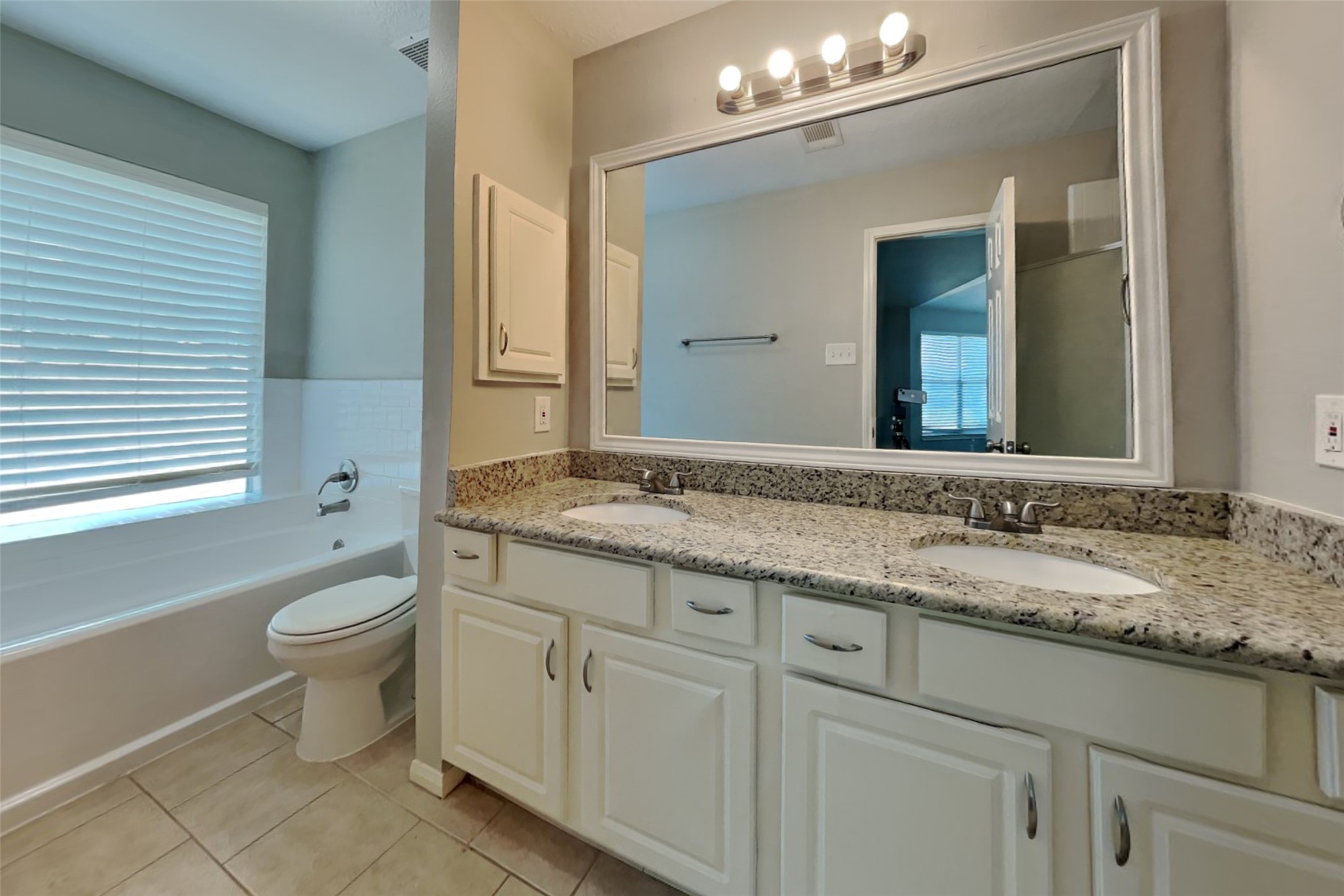 18446 Maple Mill Drive Property Photo 9