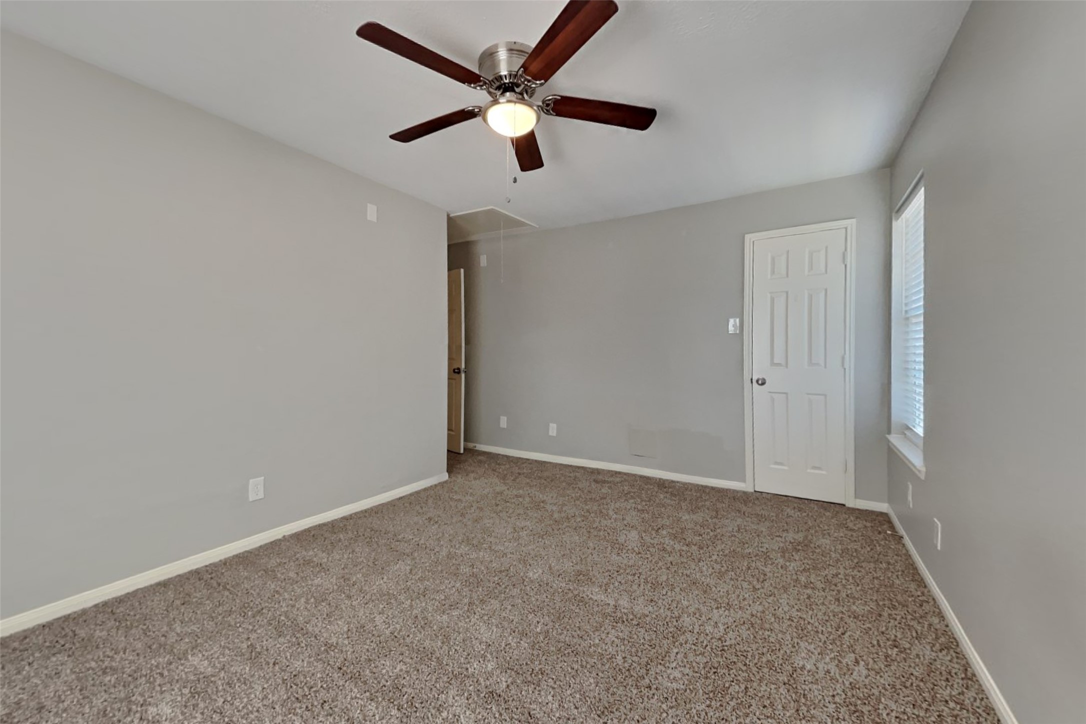 18446 Maple Mill Drive Property Photo 12