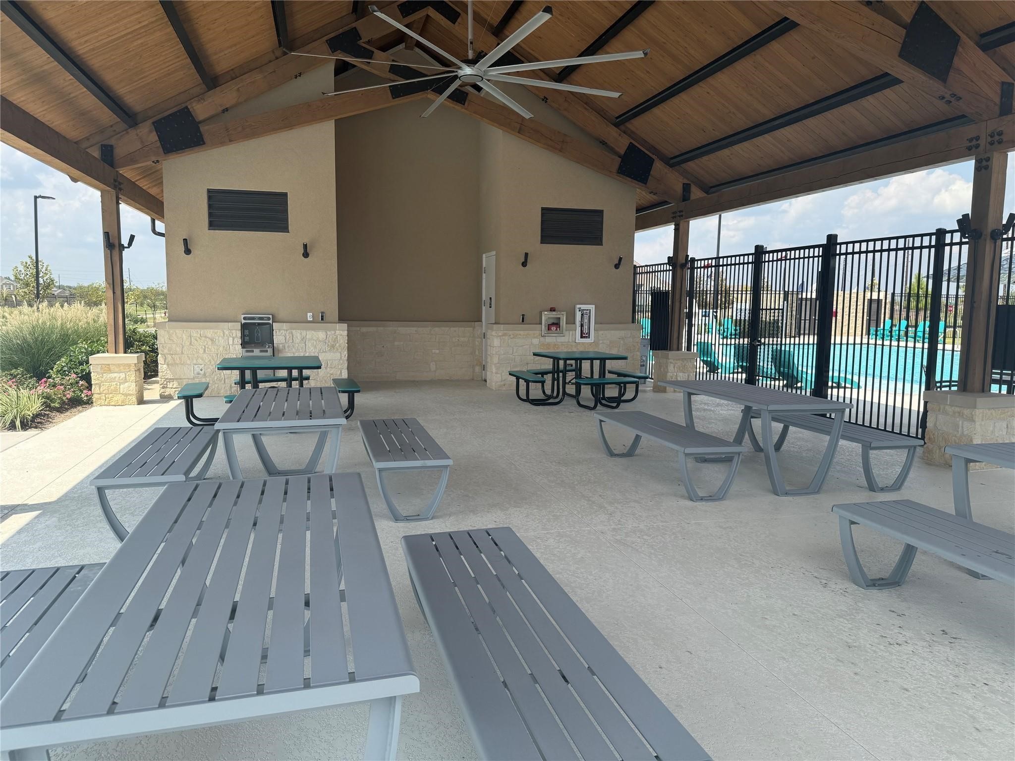 2527 Night Emerald Drive Property Photo 2