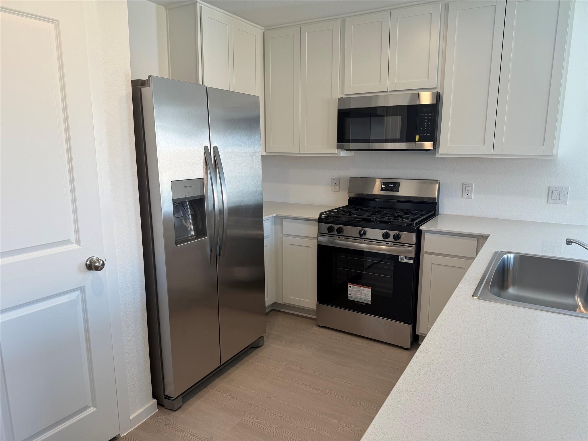 2527 Night Emerald Drive Property Photo 11