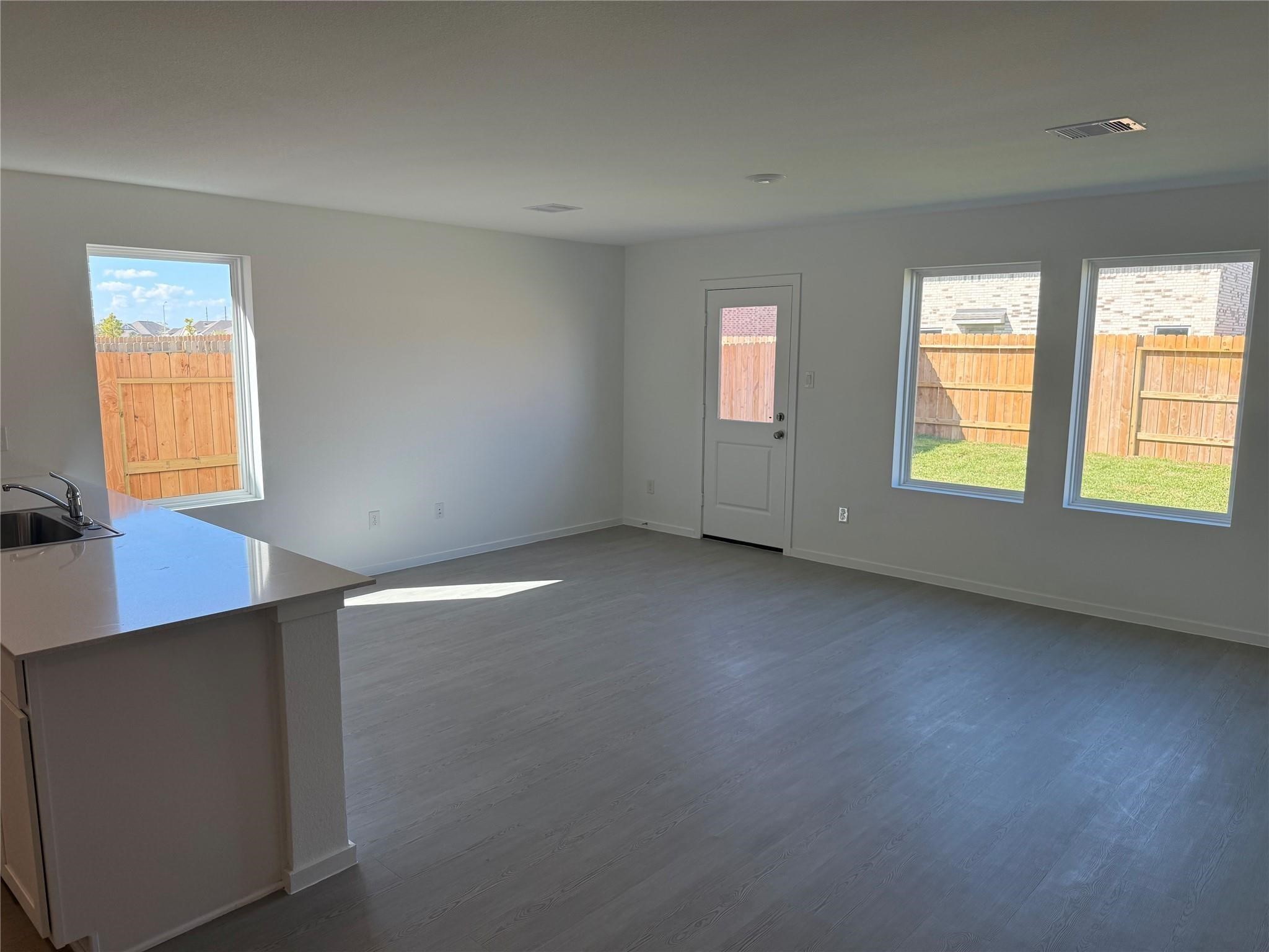 2527 Night Emerald Drive Property Photo 12