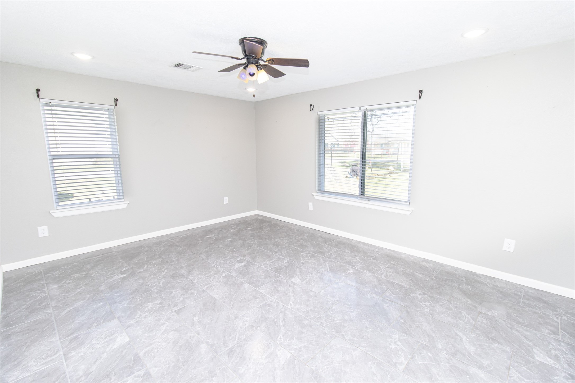 627 West Drive Property Photo 6