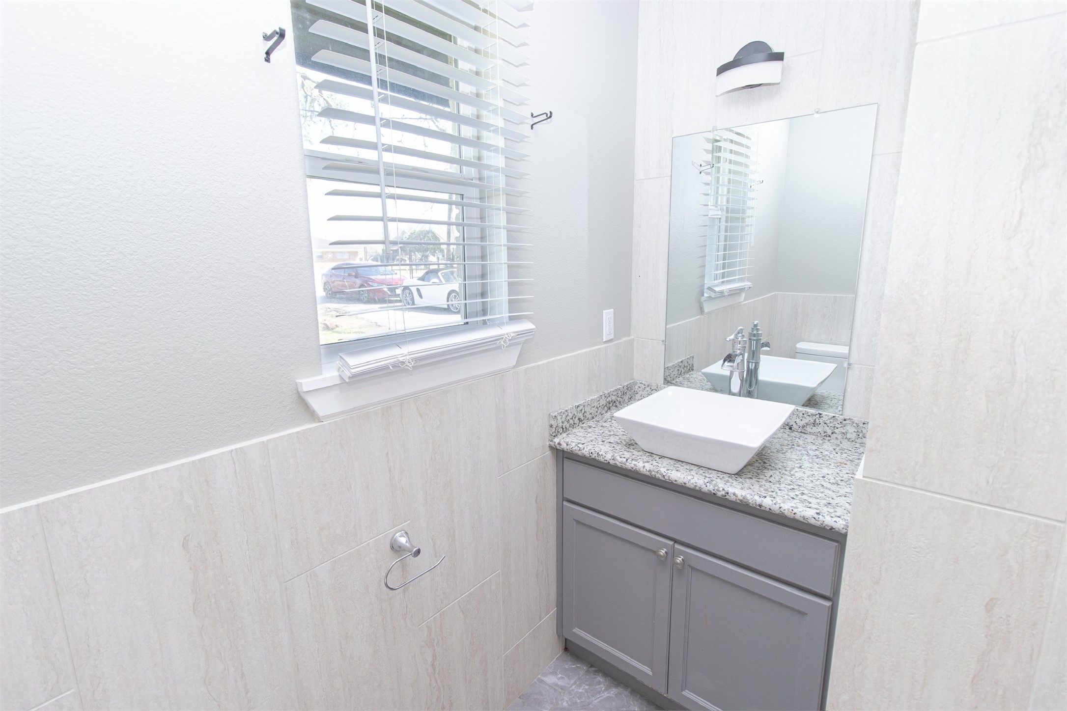 627 West Drive Property Photo 9