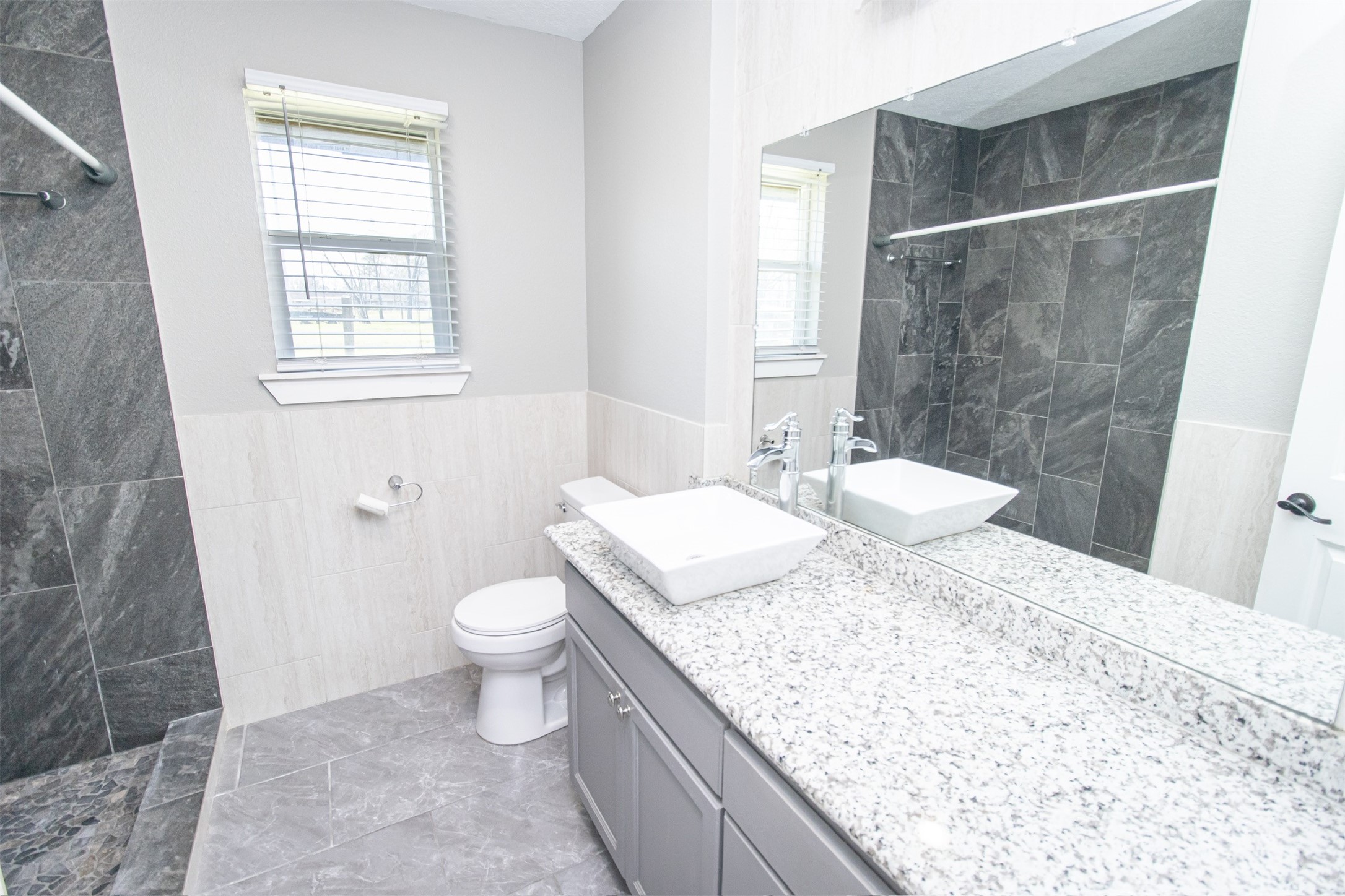 627 West Drive Property Photo 12