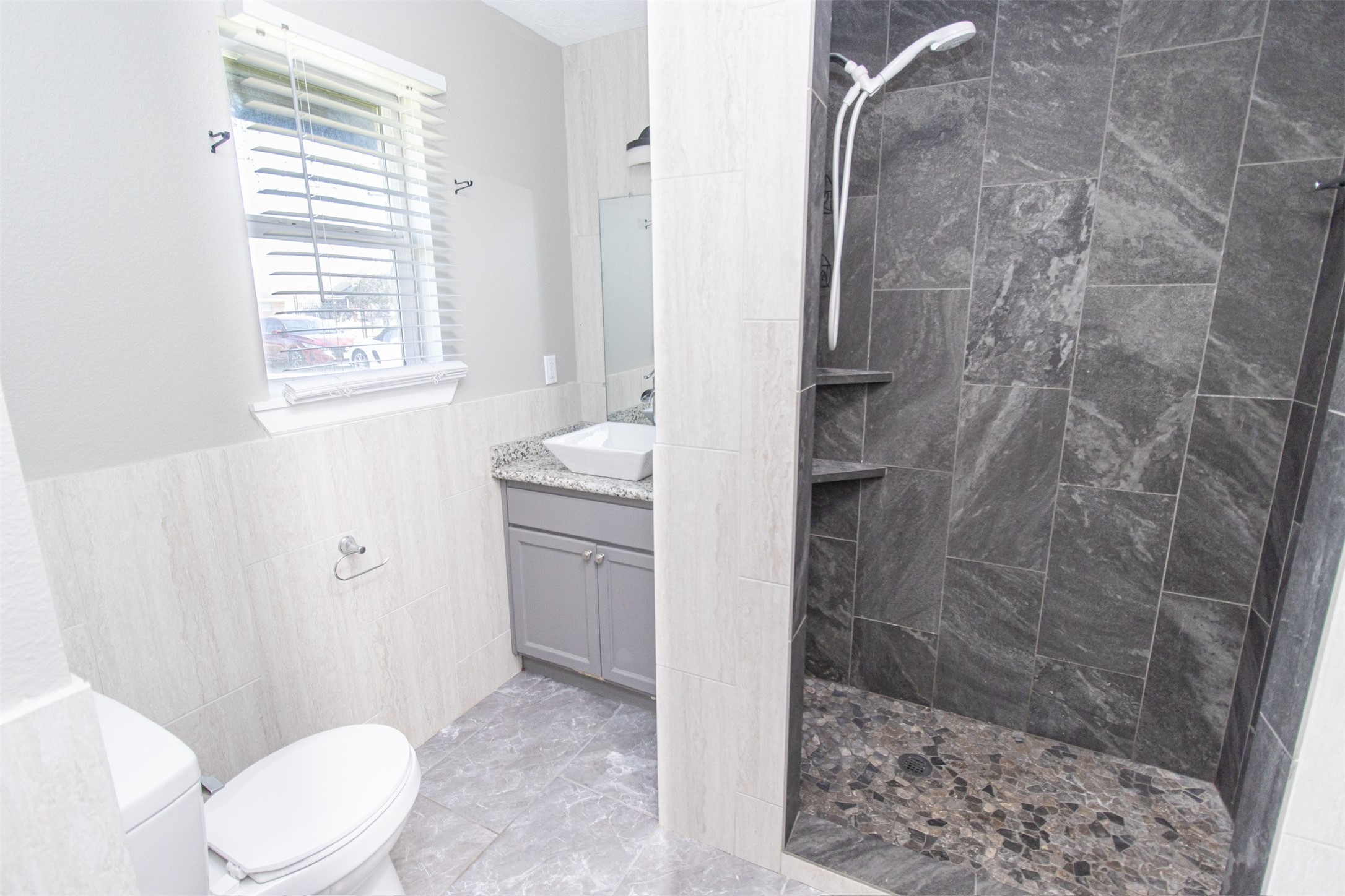 627 West Drive Property Photo 14