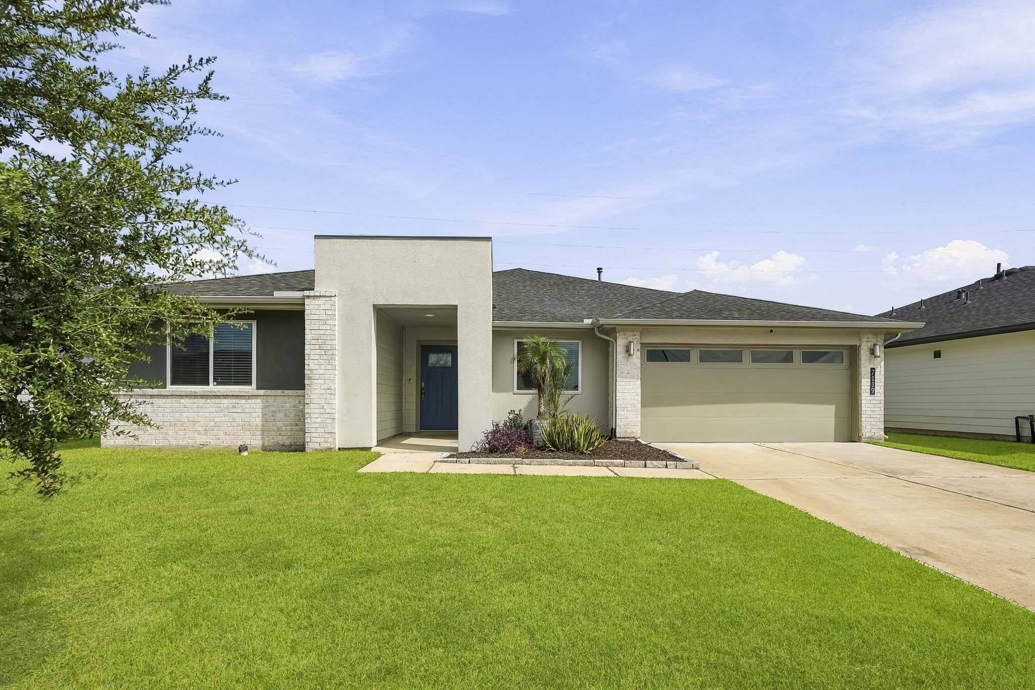 7119 Sunbreeze Lane Property Photo 1