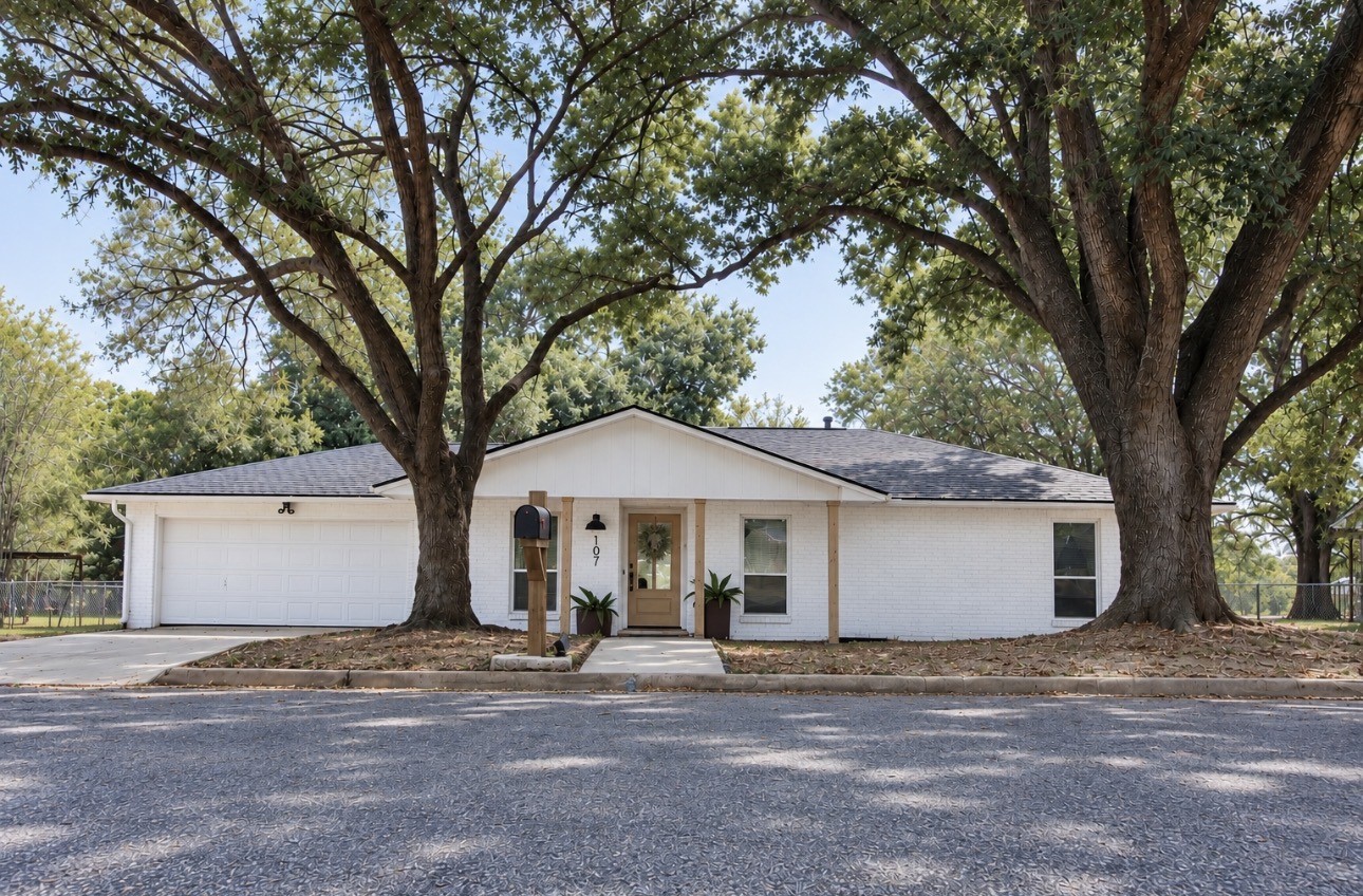 107 Machemehl Drive Property Photo 1