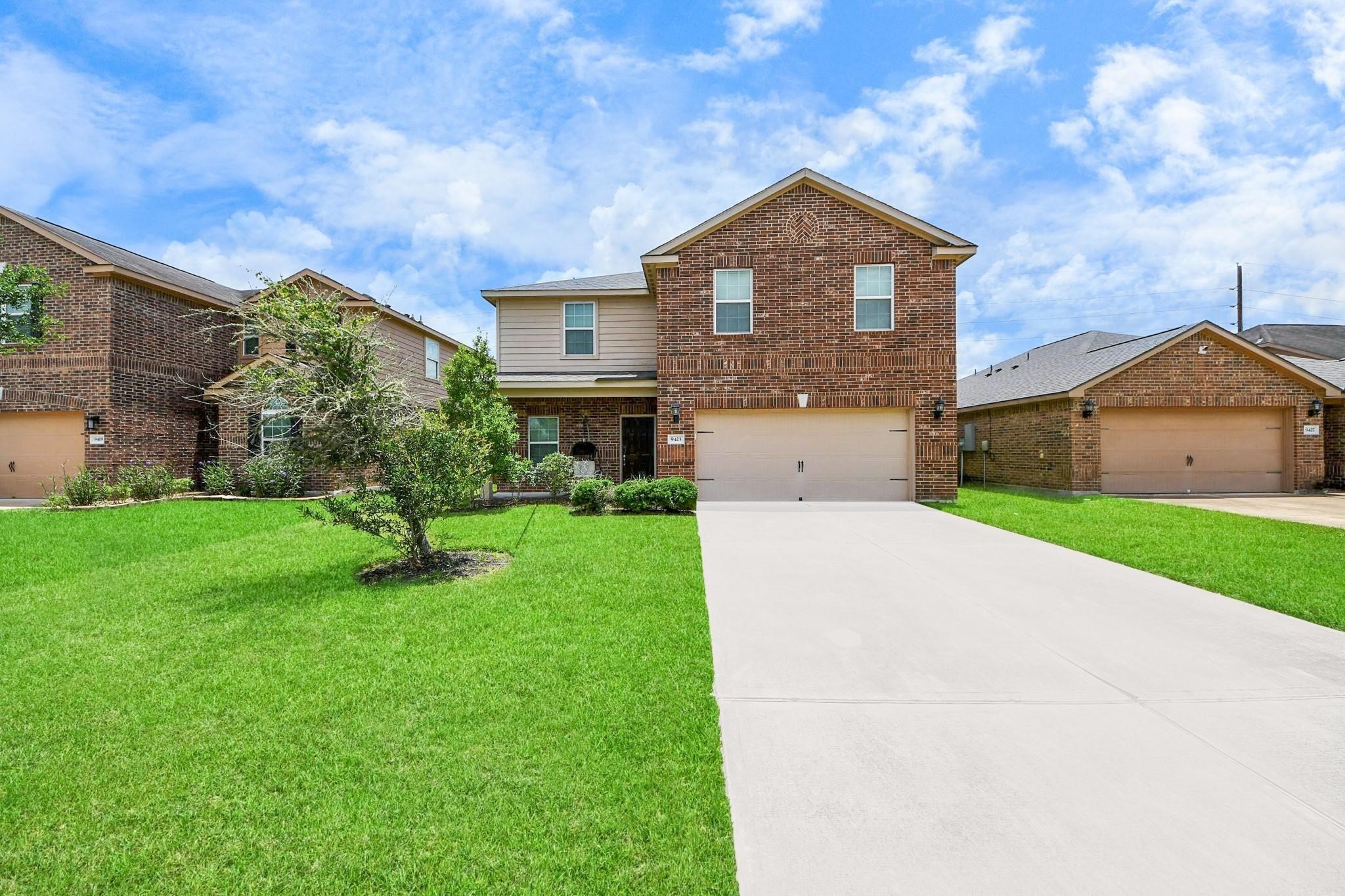 9423 Grand Spark Drive Property Photo 3