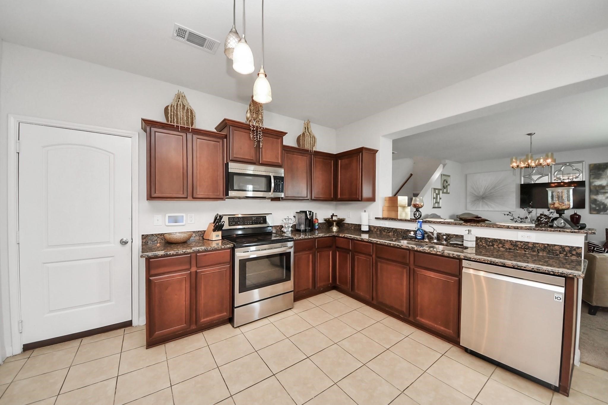 9423 Grand Spark Drive Property Photo 7