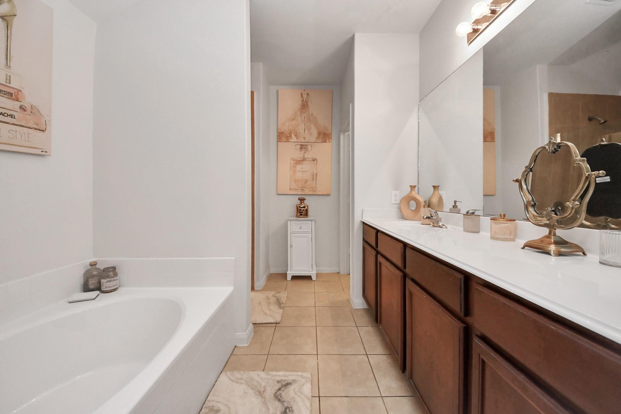 9423 Grand Spark Drive Property Photo 23