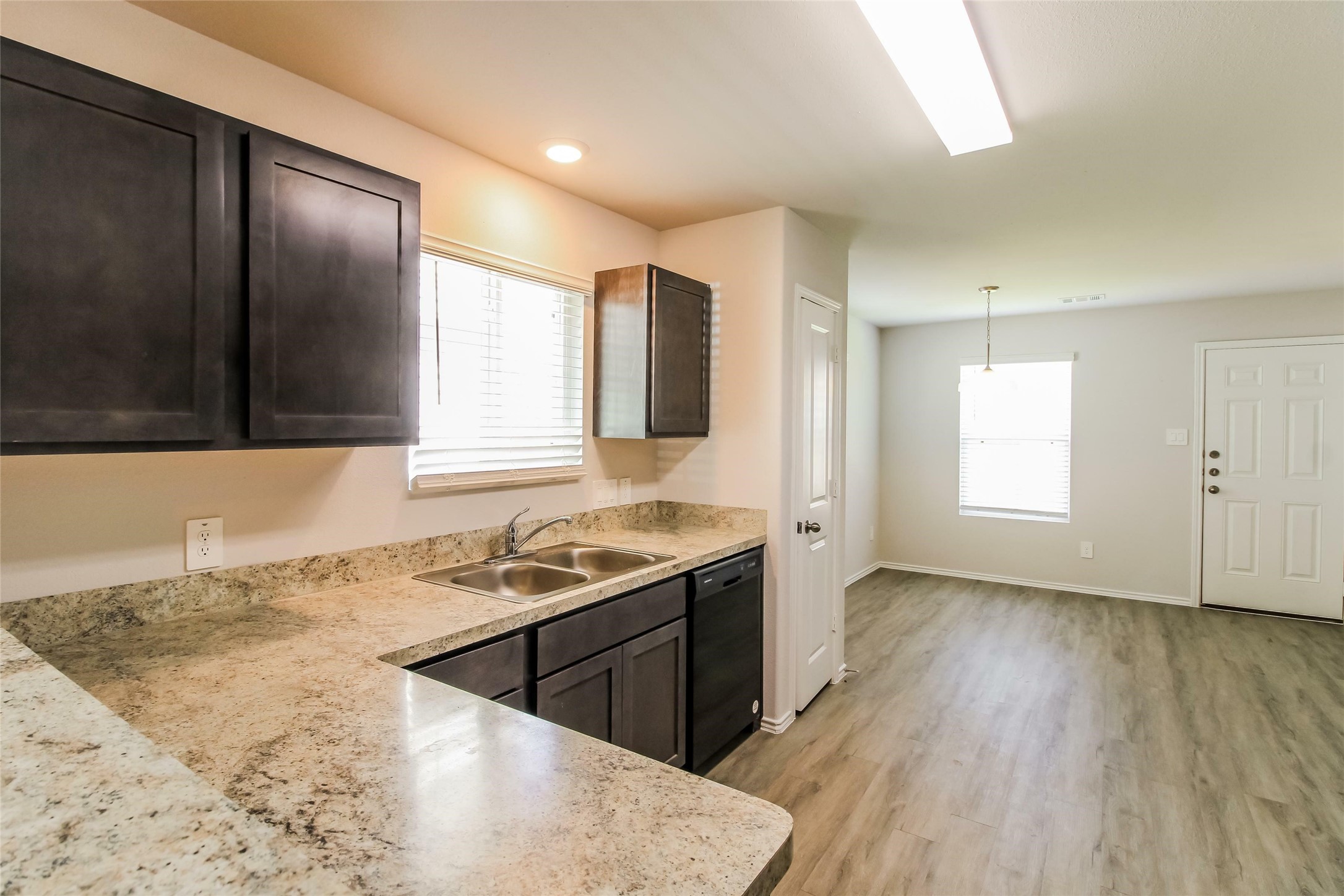 2509 Coho Property Photo 1