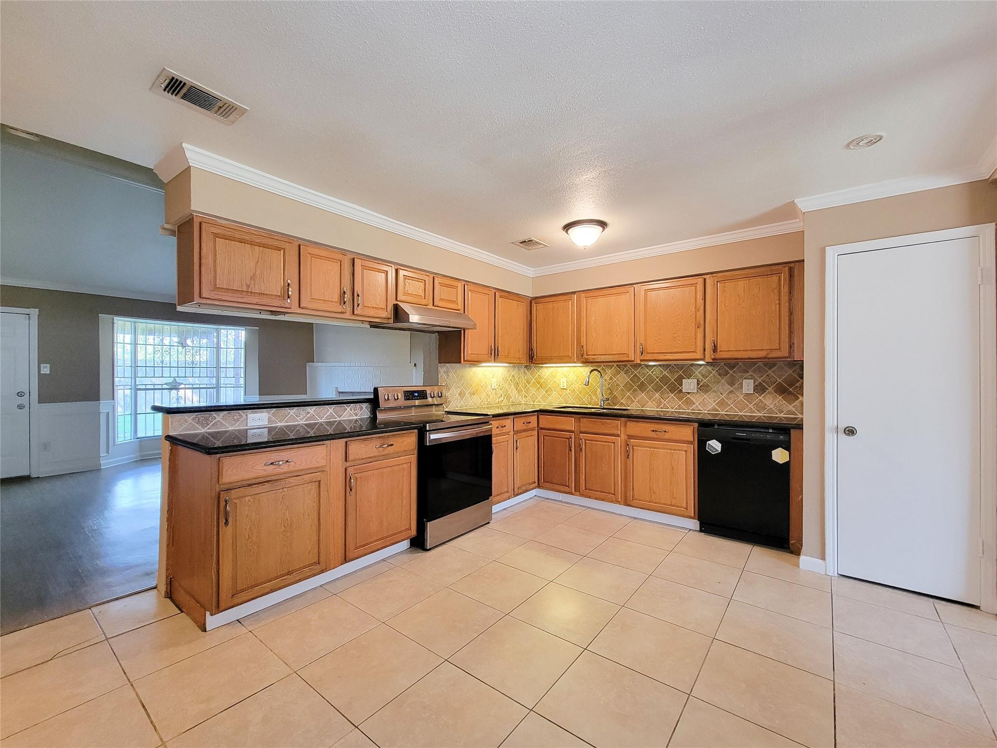 6606 Laughlin Drive, Houston Tx 77489 Property Photo 6