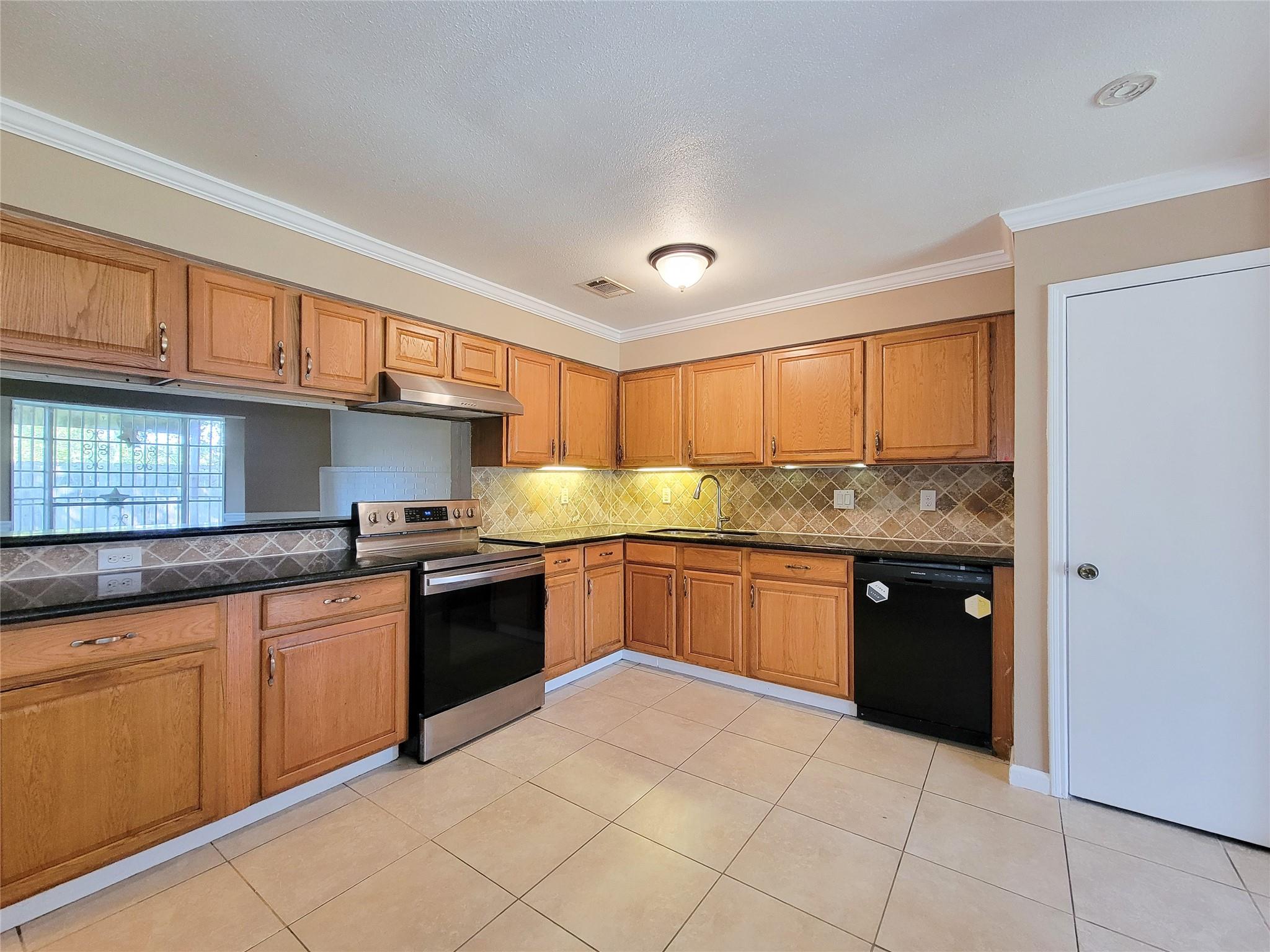 6606 Laughlin Drive, Houston Tx 77489 Property Photo 7