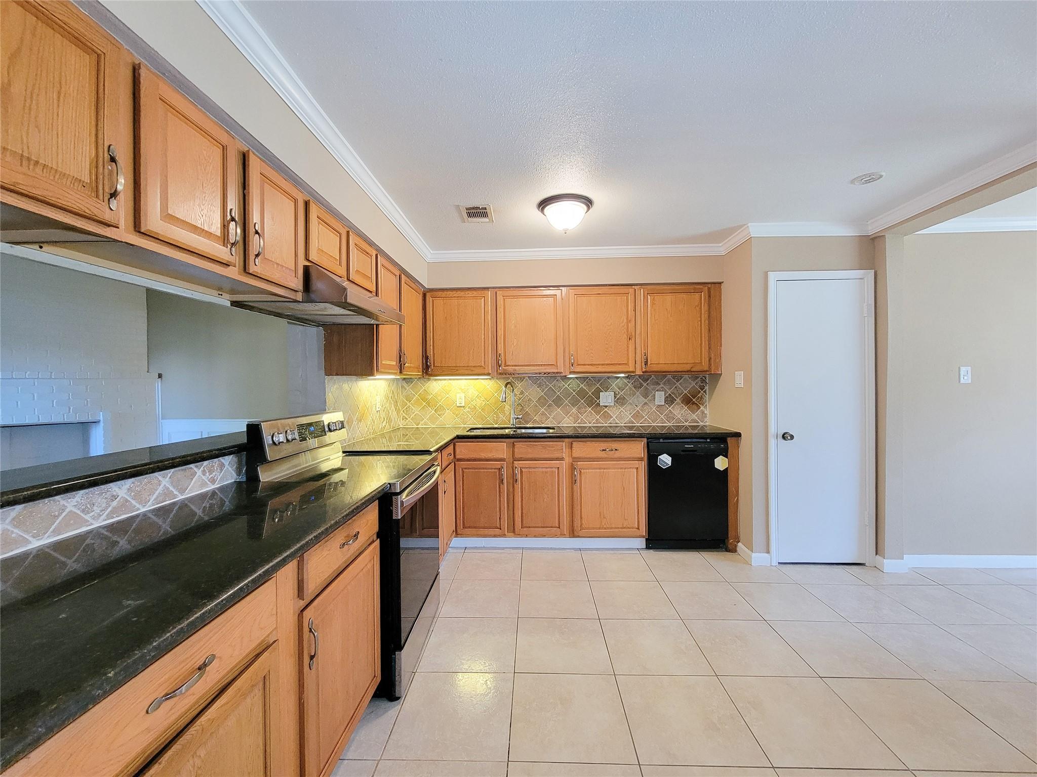 6606 Laughlin Drive, Houston Tx 77489 Property Photo 8