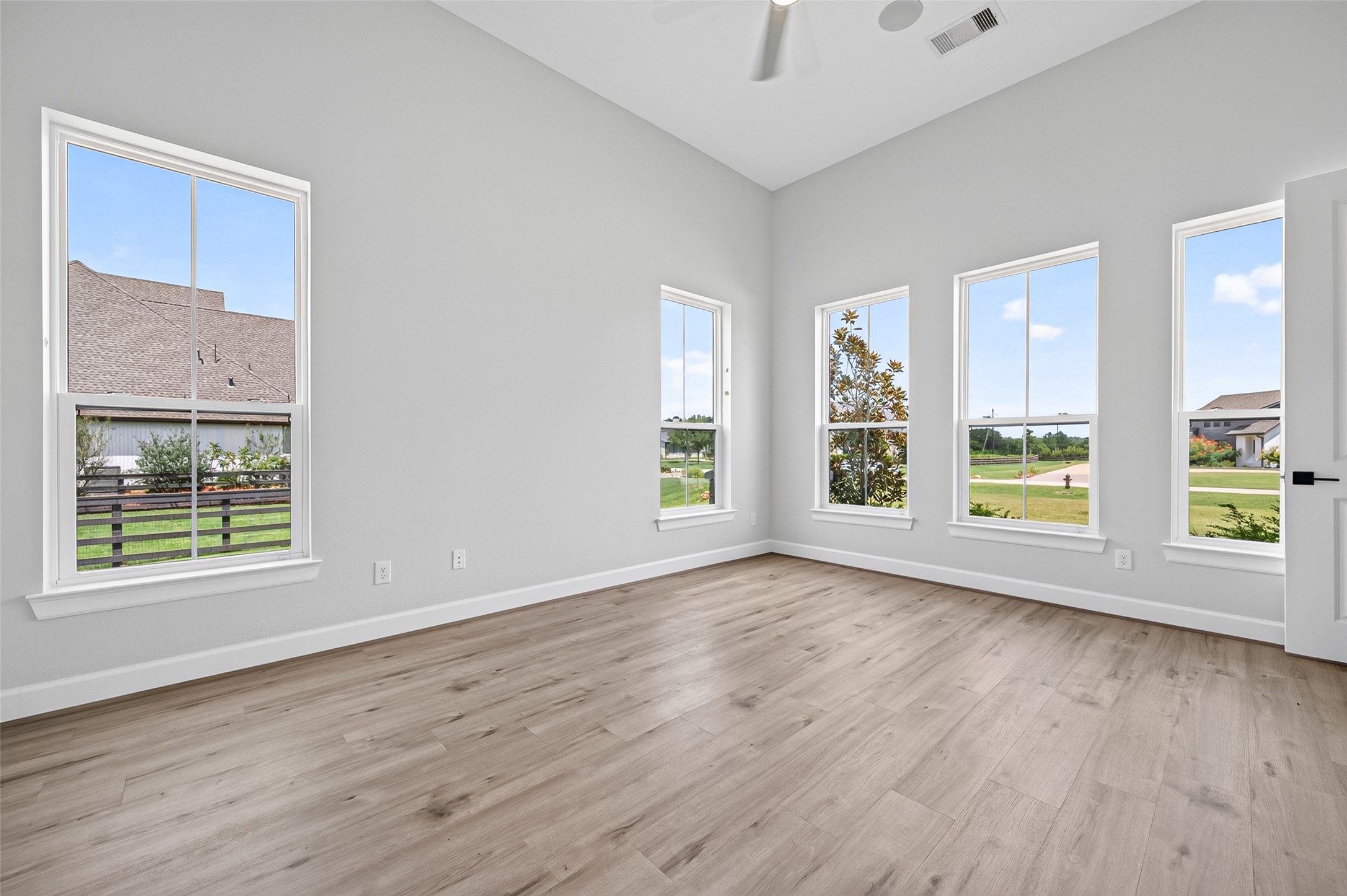 8 Little Sorrell Court Property Photo 30