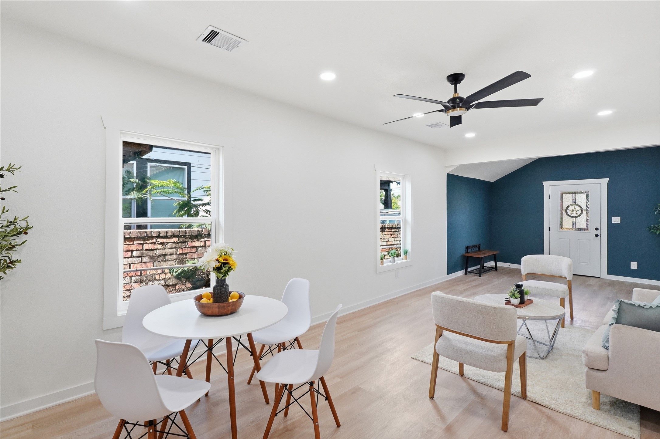 125 N Super Street Property Photo 6