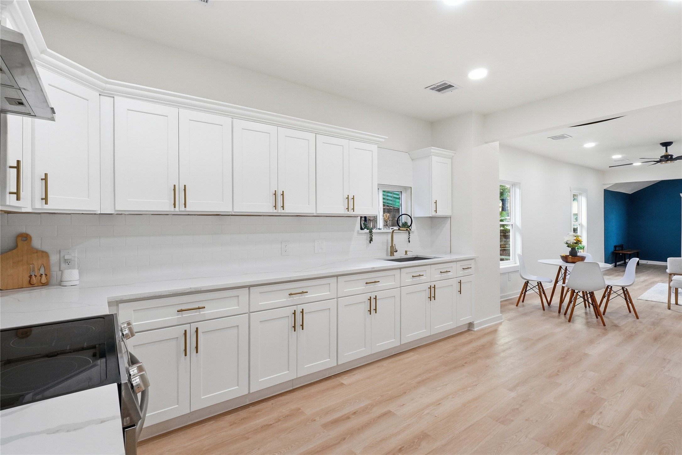 125 N Super Street Property Photo 8