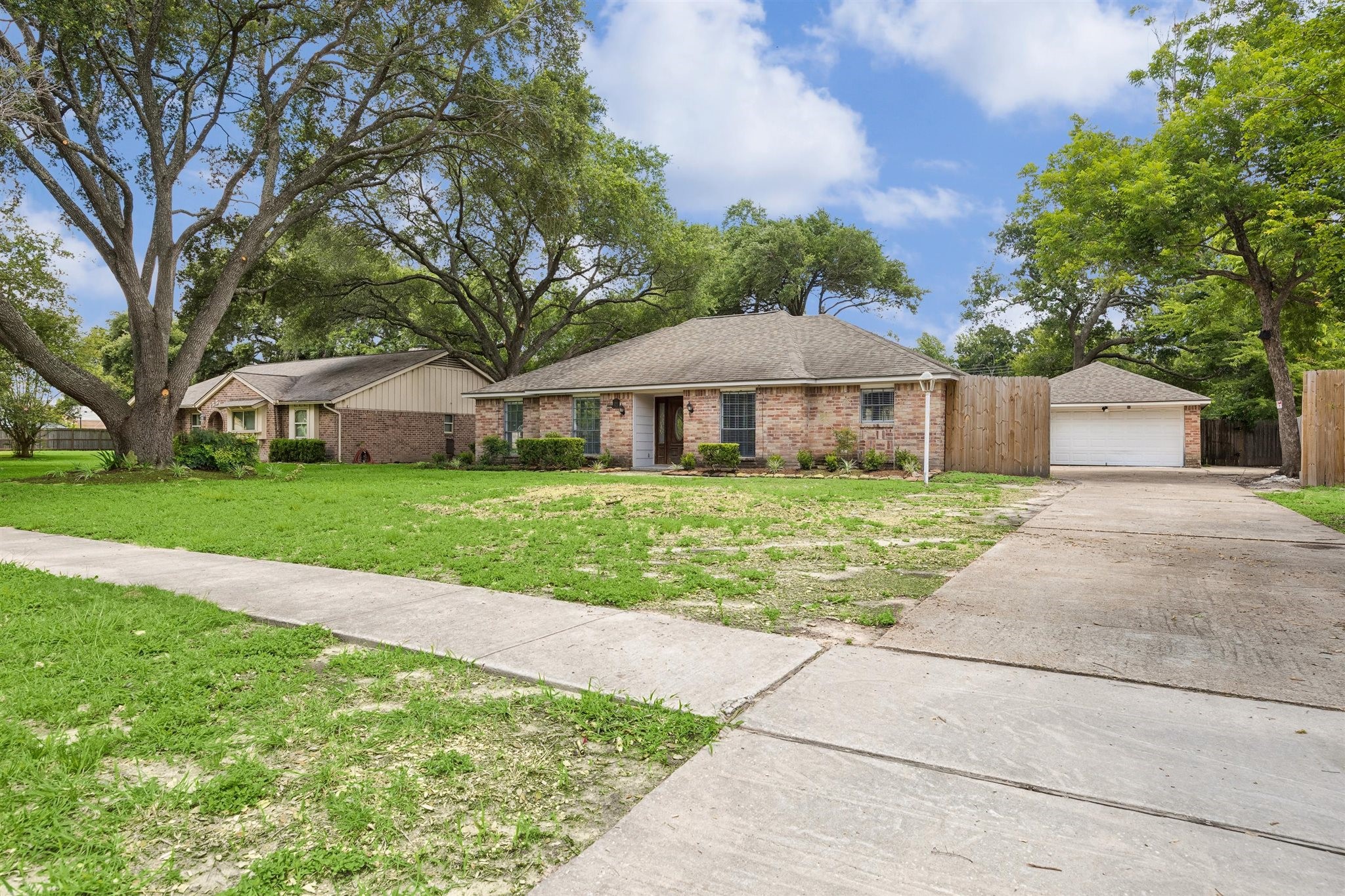 15510 Jersey Drive Property Photo 1