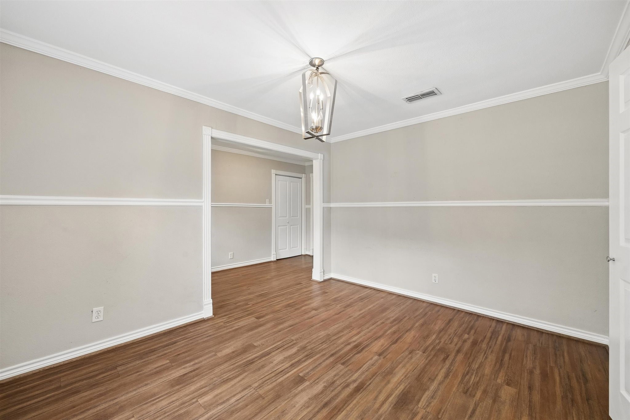 15510 Jersey Drive Property Photo 9