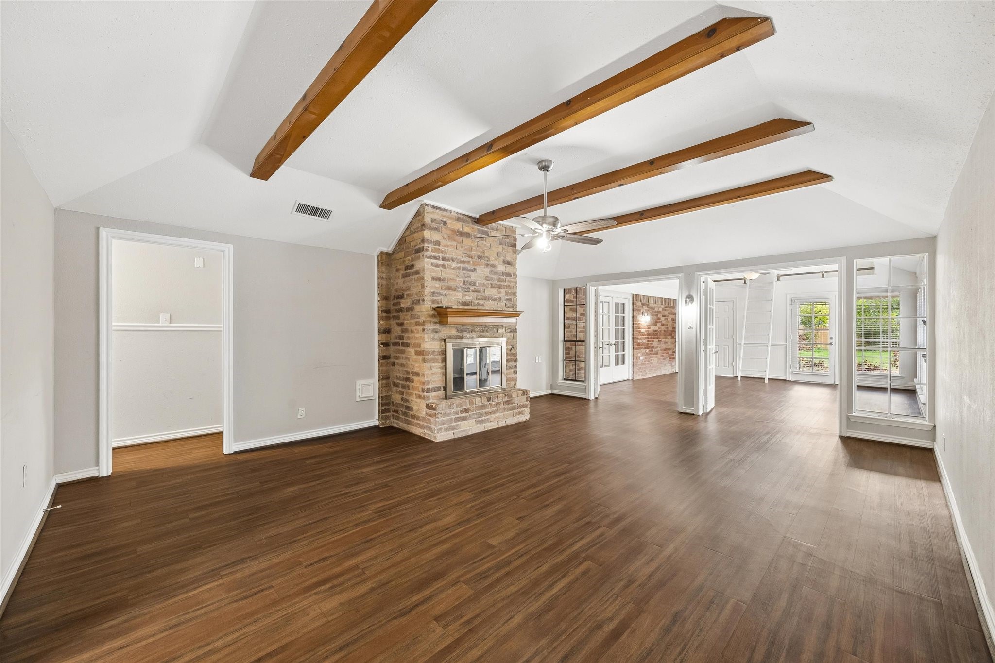 15510 Jersey Drive Property Photo 11
