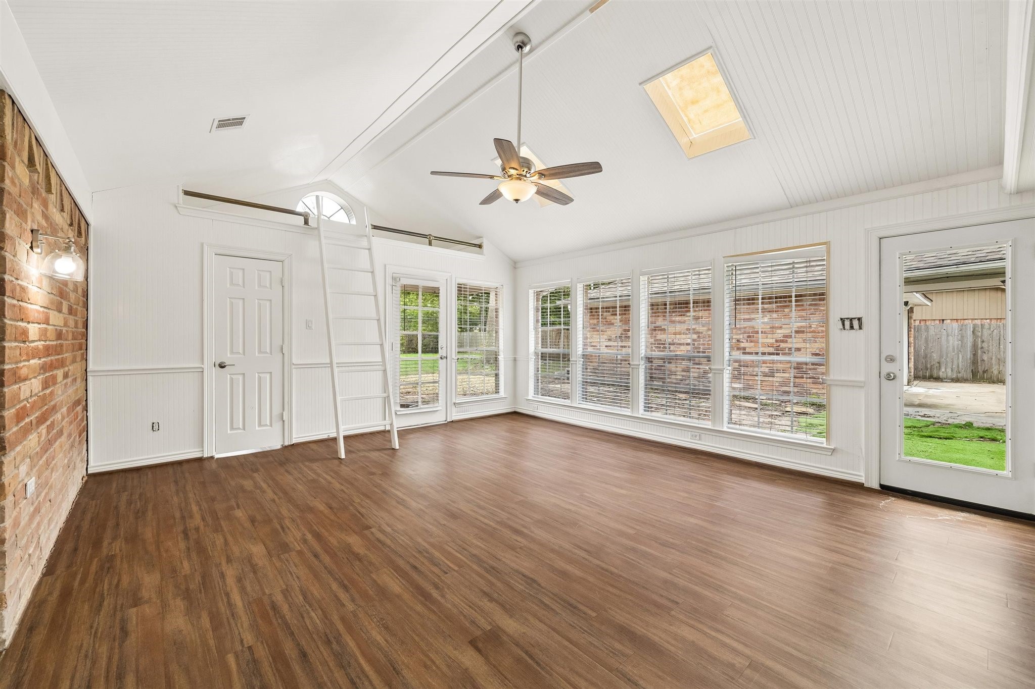 15510 Jersey Drive Property Photo 15