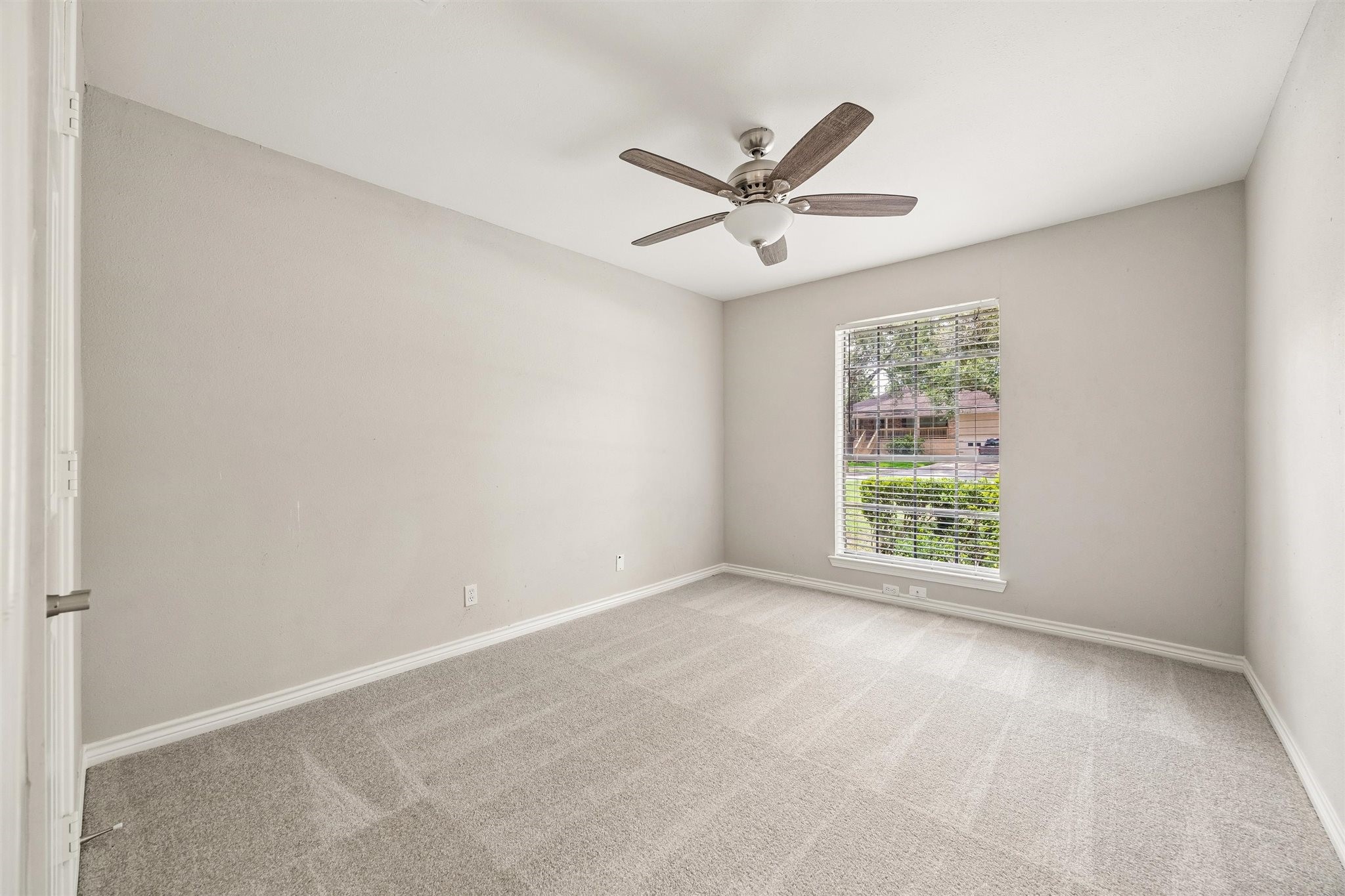 15510 Jersey Drive Property Photo 37