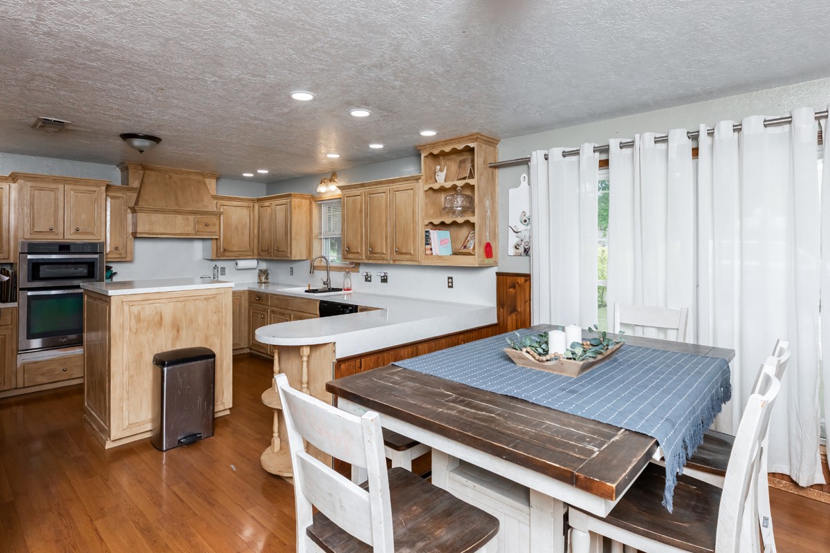 156 County Road 818 Property Photo 5