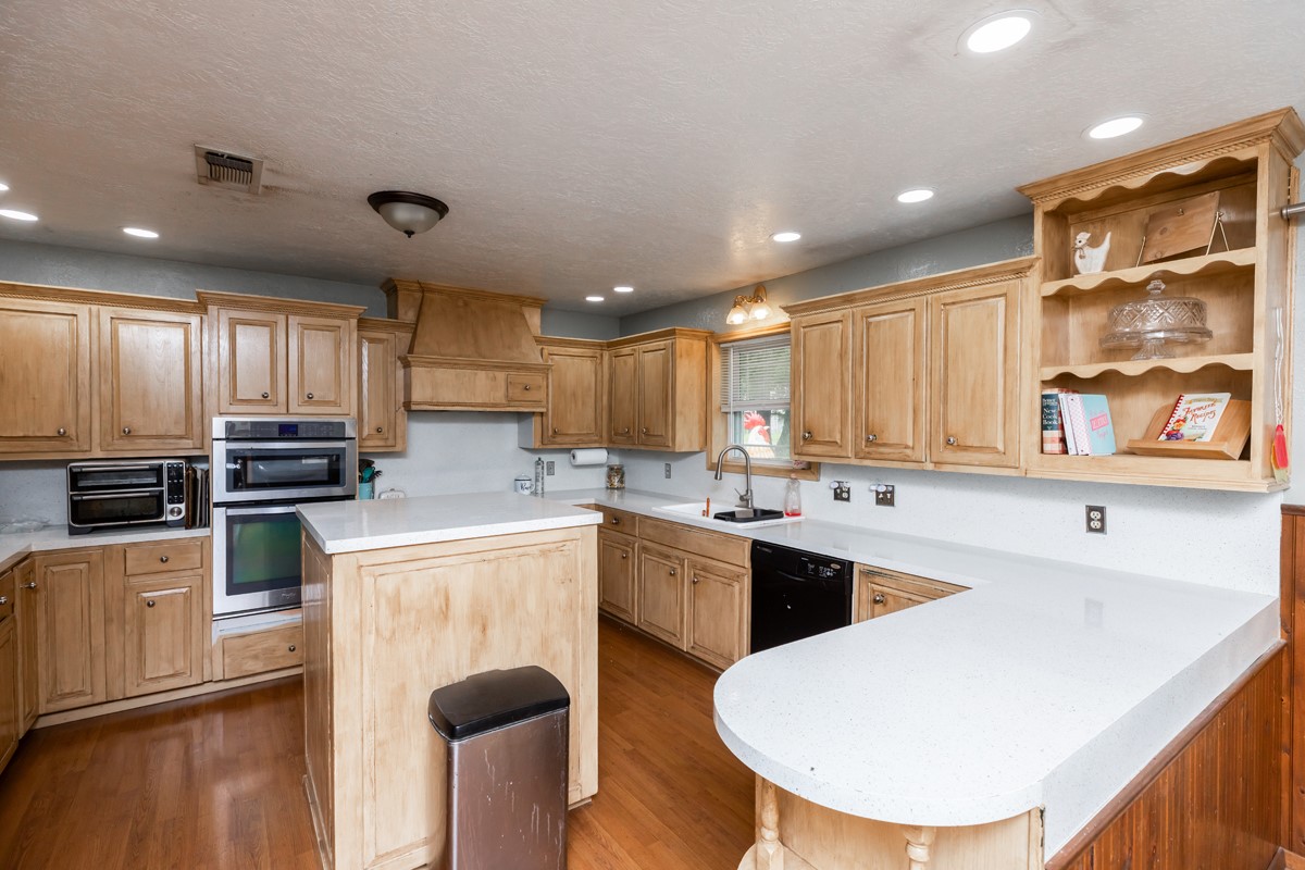156 County Road 818 Property Photo 6