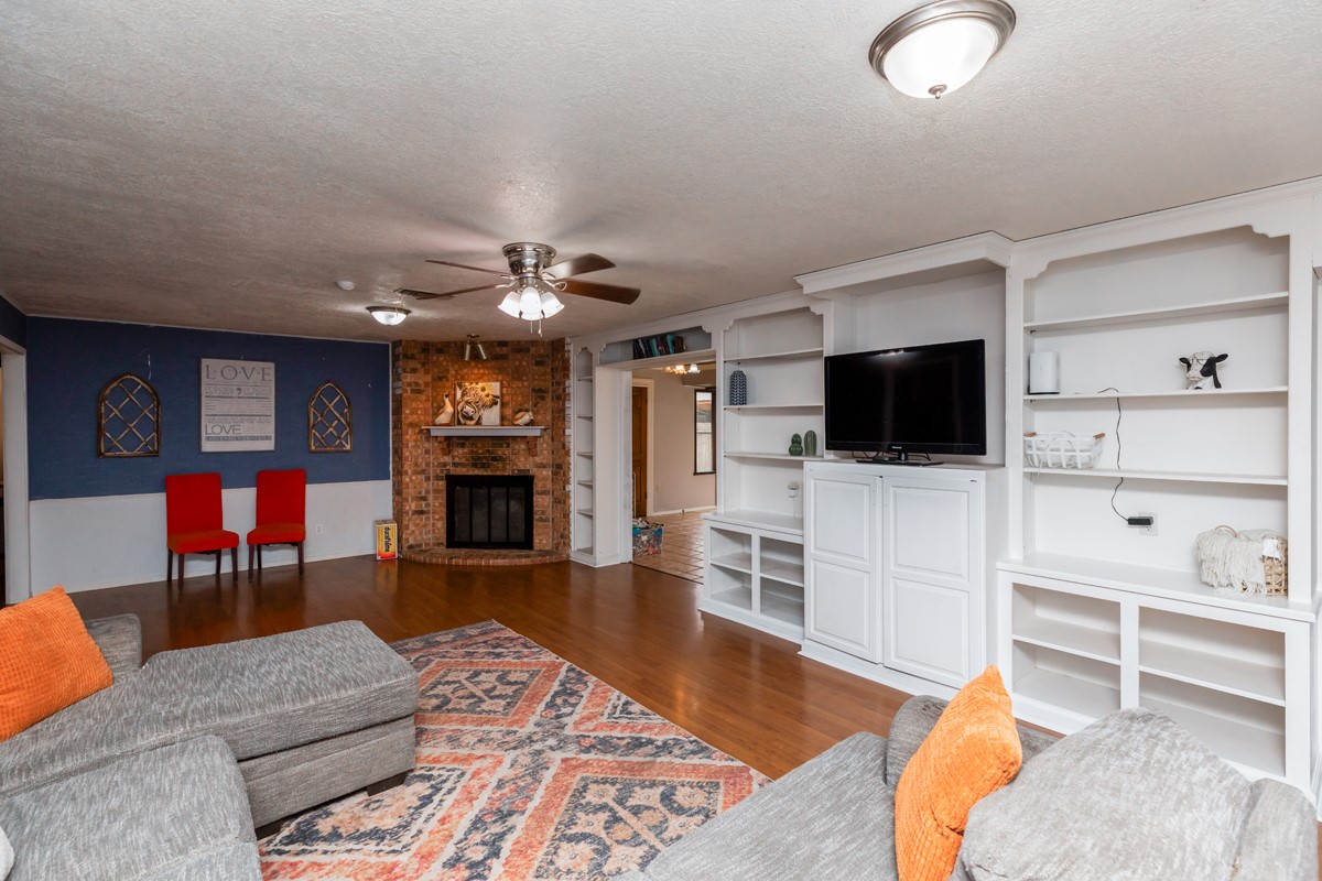 156 County Road 818 Property Photo 13