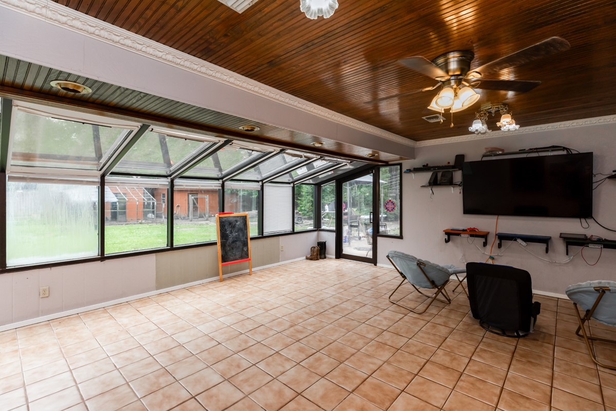 156 County Road 818 Property Photo 15
