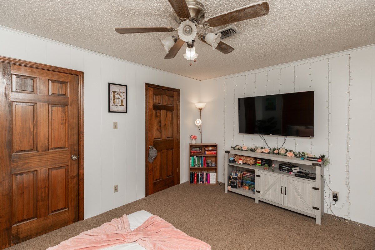156 County Road 818 Property Photo 20