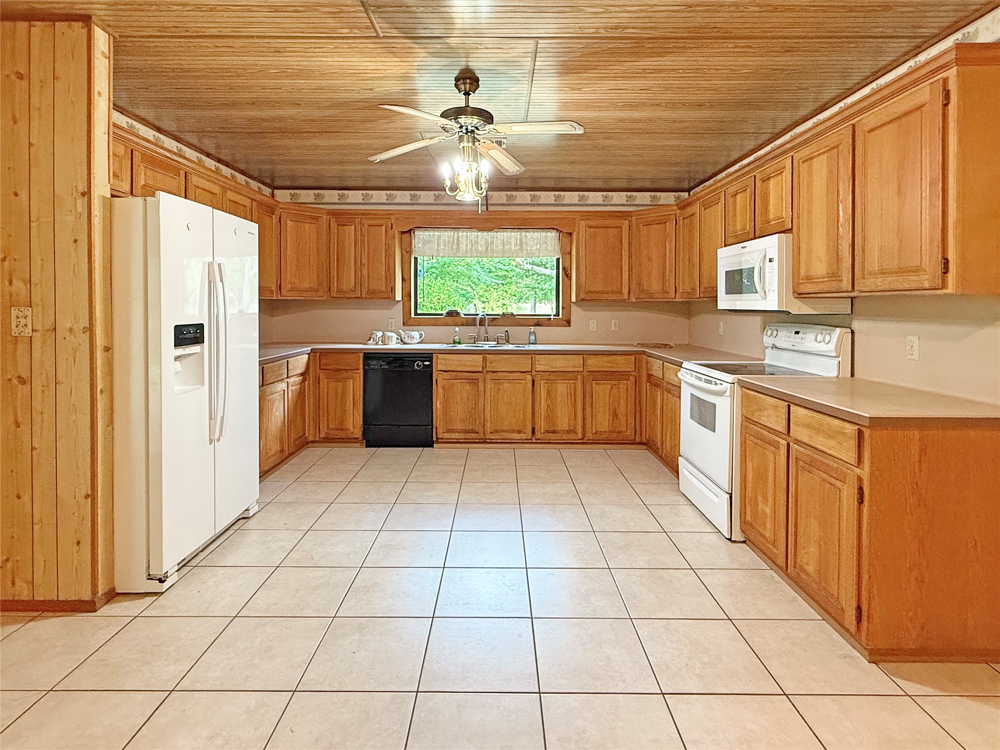 1517 County Road 4250 Property Photo 10