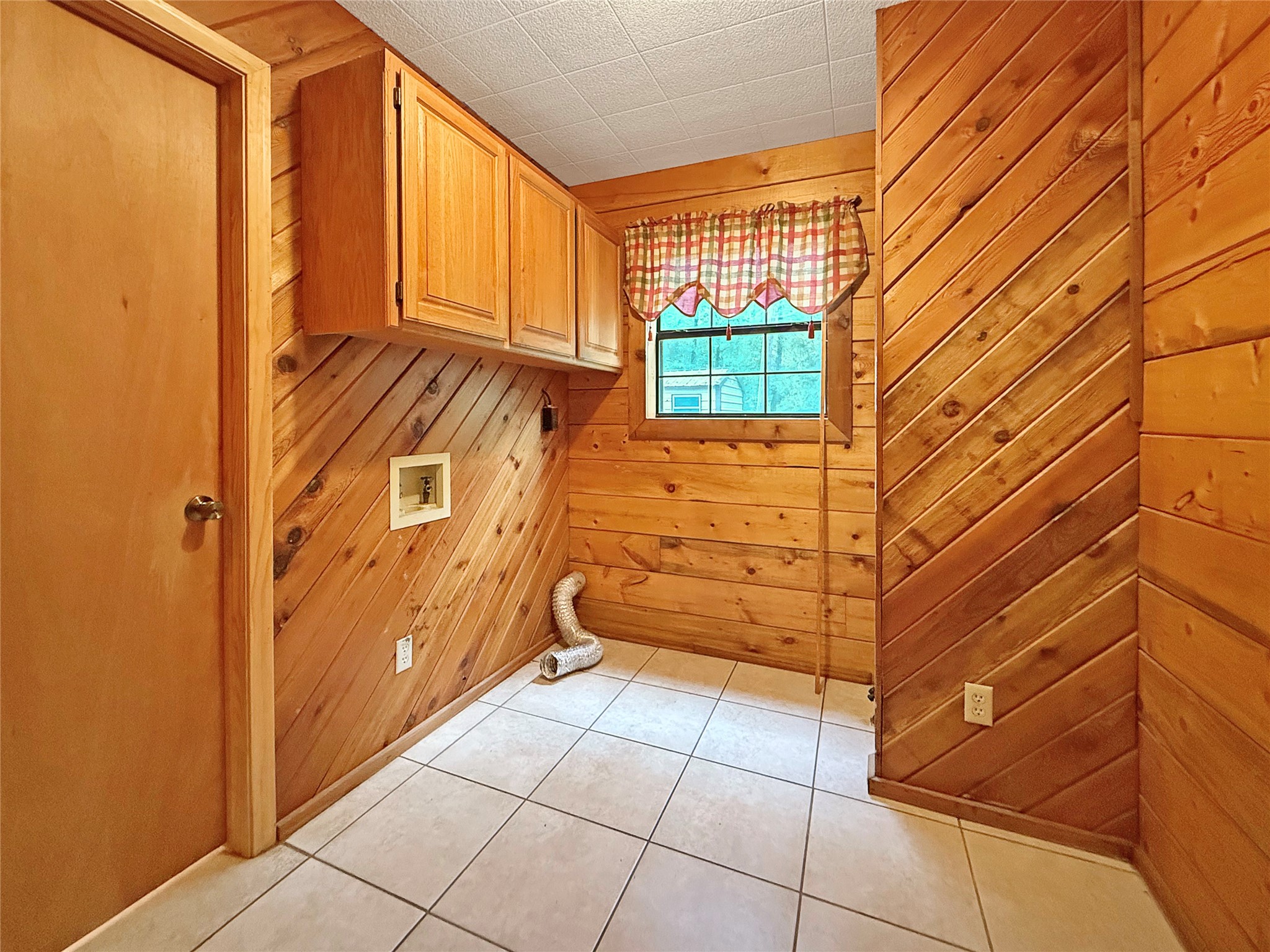 1517 County Road 4250 Property Photo 13