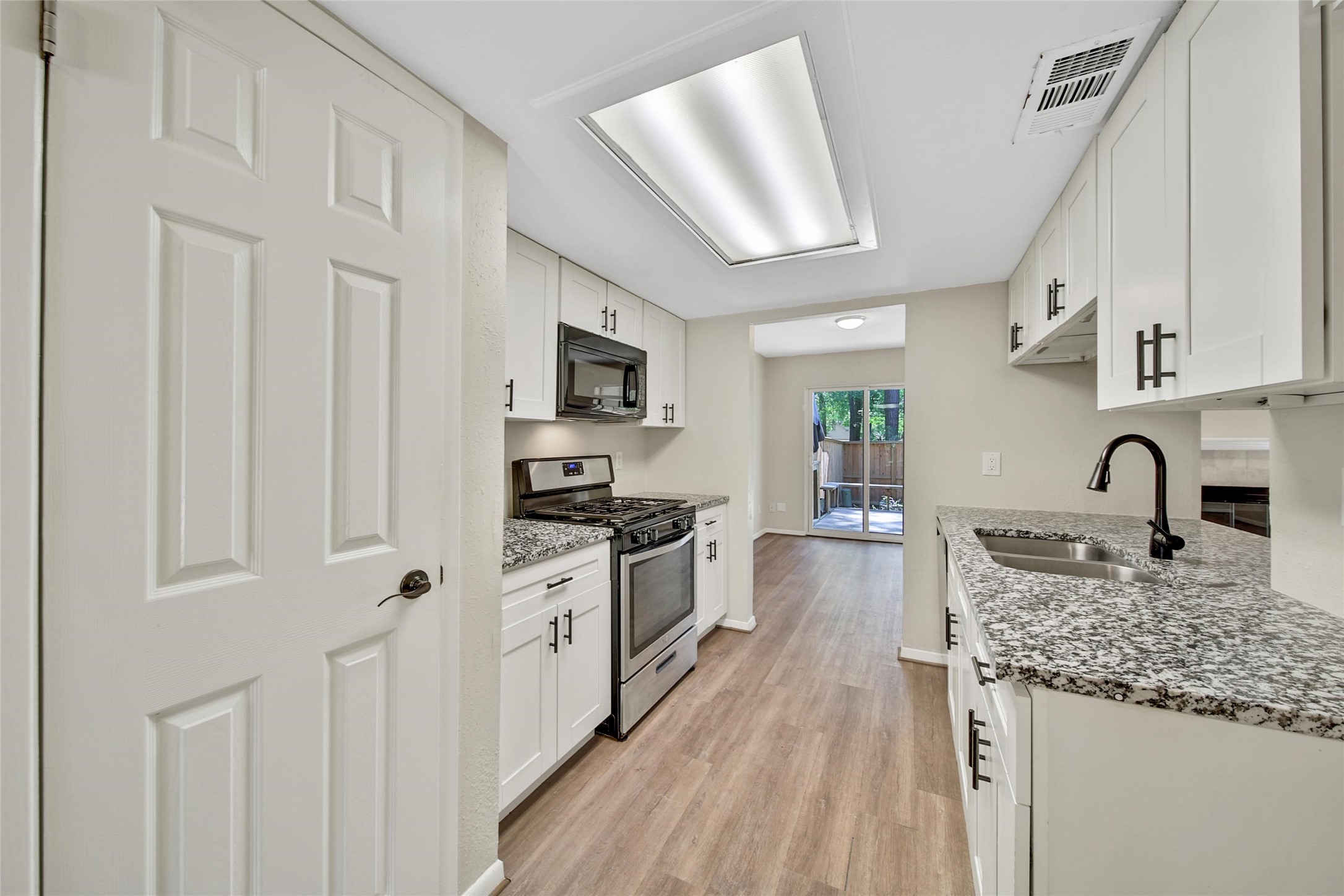 24 W Willowwood Court Property Photo 4