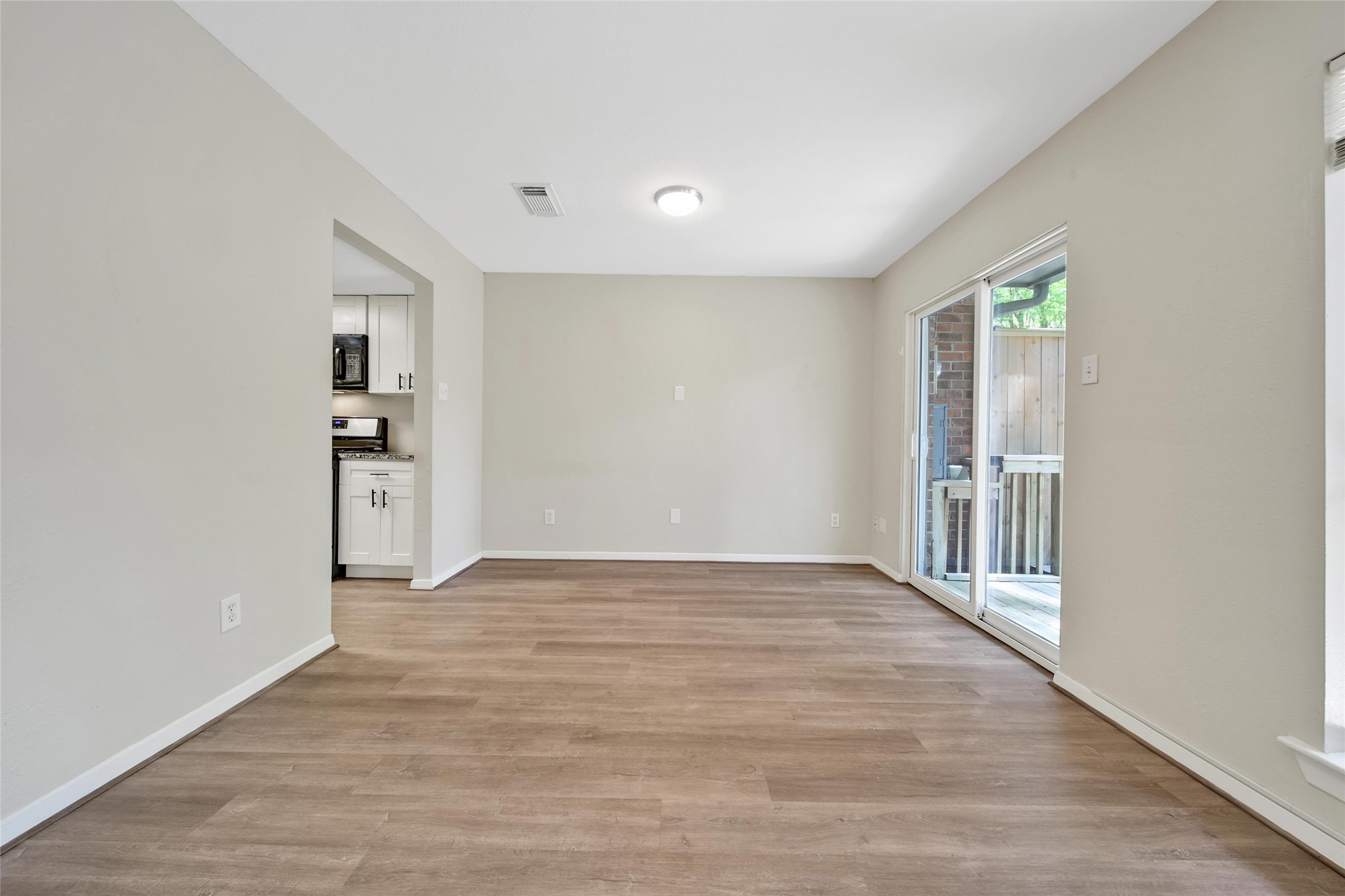 24 W Willowwood Court Property Photo 9