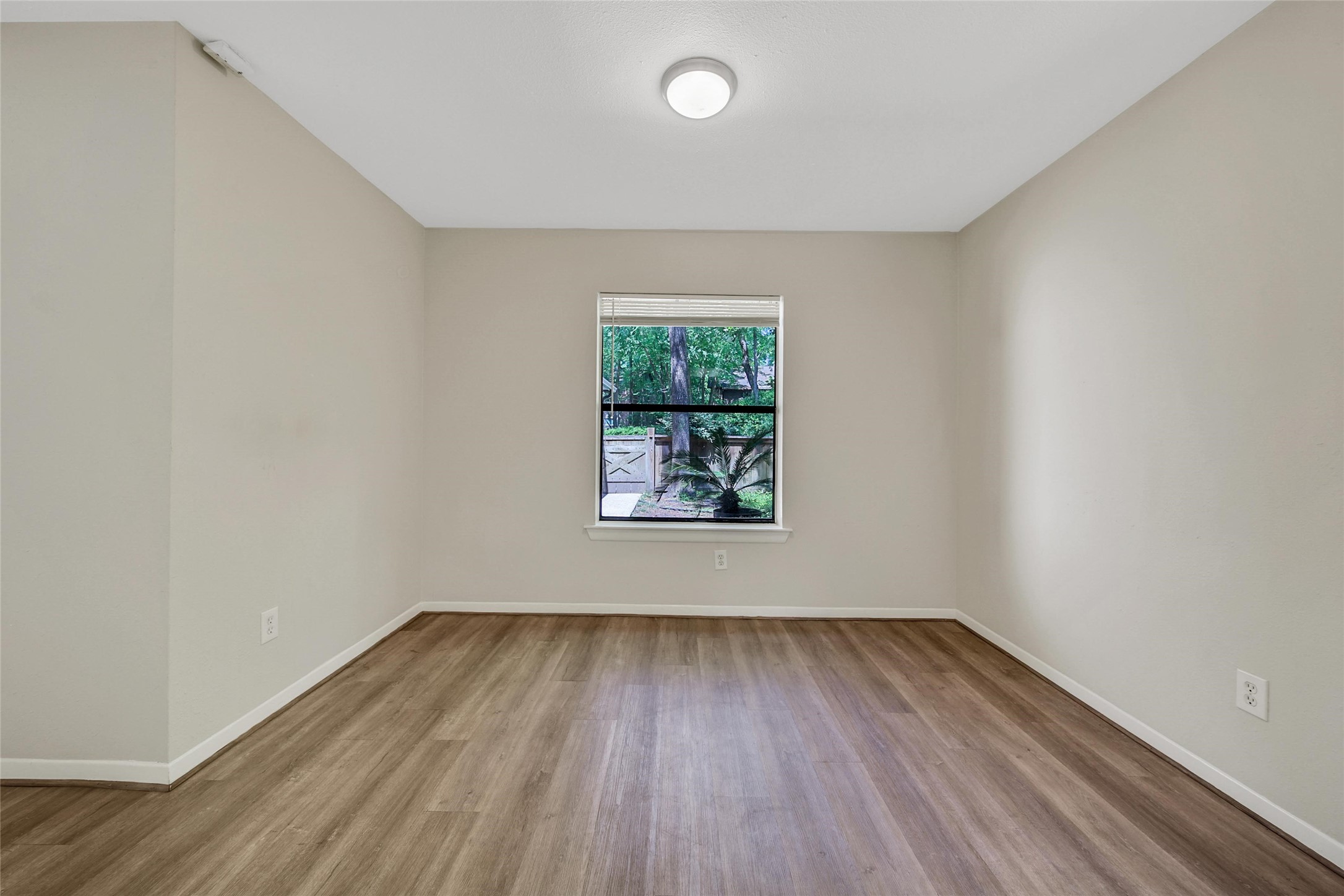 24 W Willowwood Court Property Photo 13