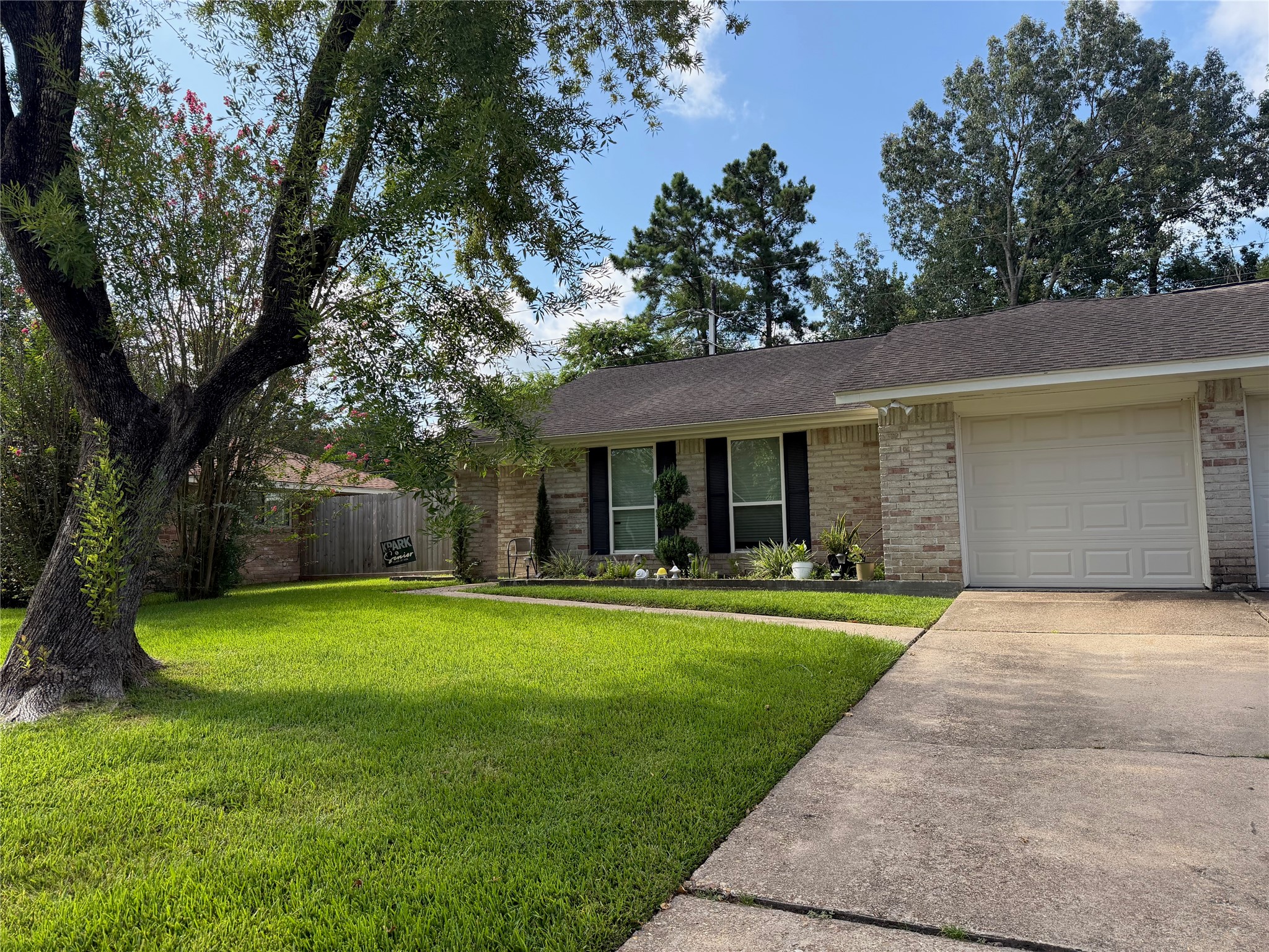 2418 Tinechester Drive Property Photo 3