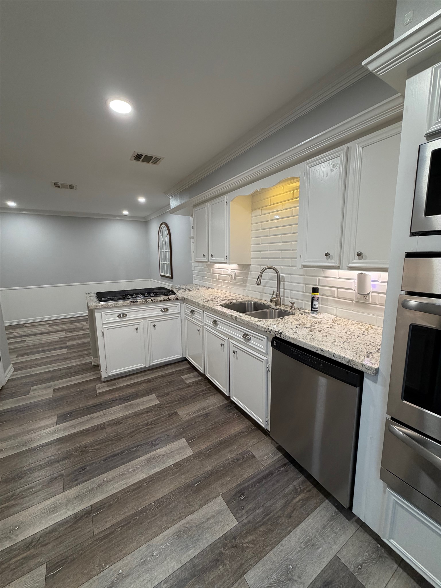 2418 Tinechester Drive Property Photo 8