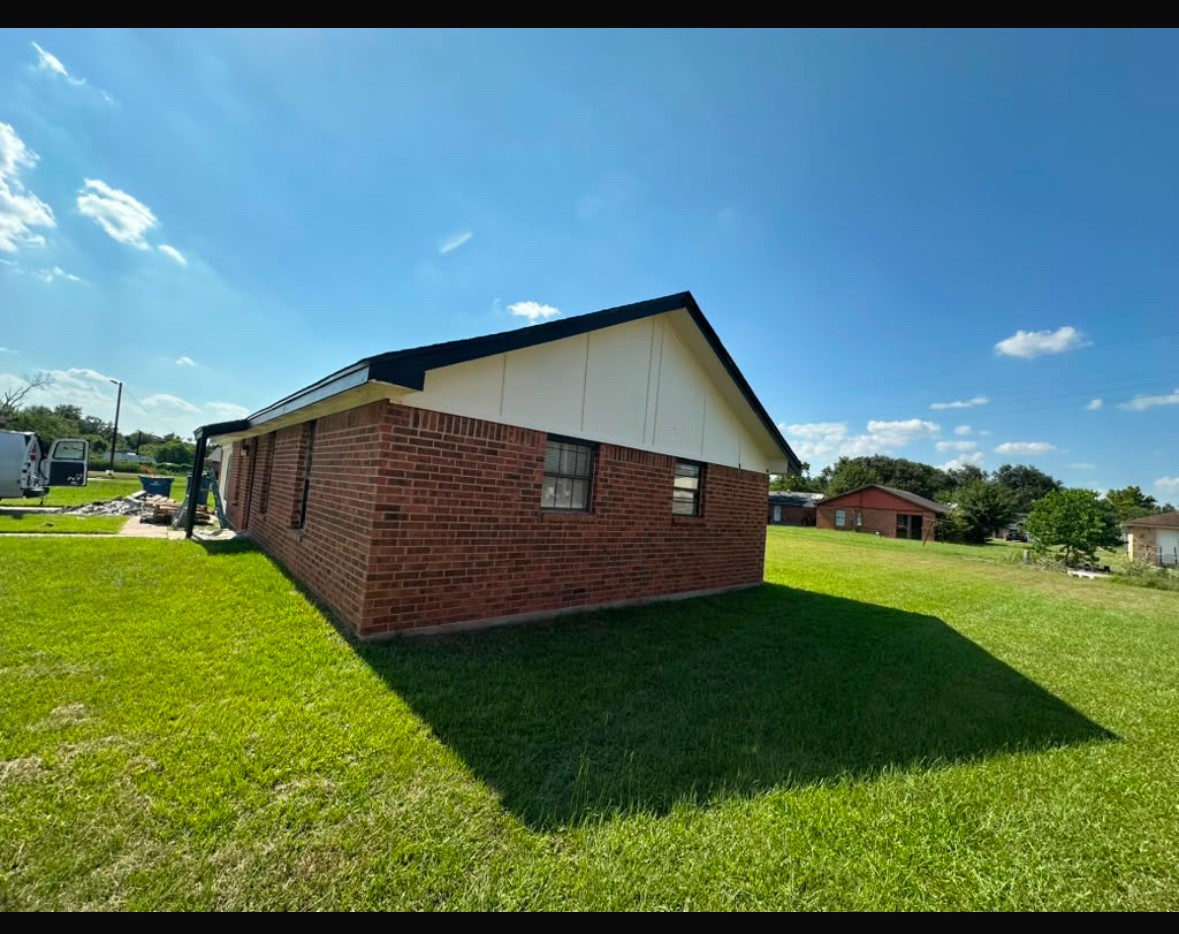 732 Meadow Lane Property Photo 3