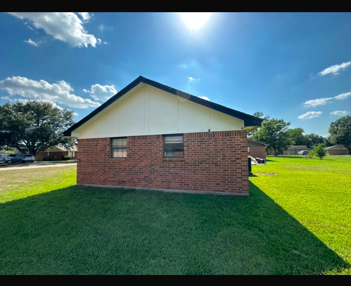 732 Meadow Lane Property Photo 4