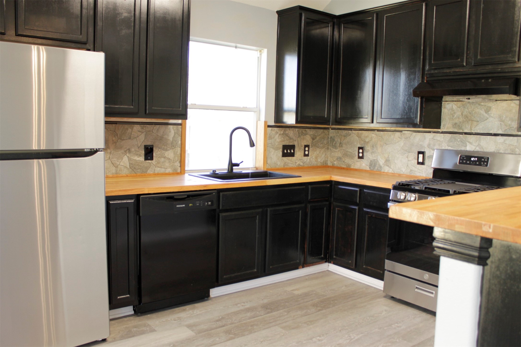 4031 Raspberry Court Property Photo 11