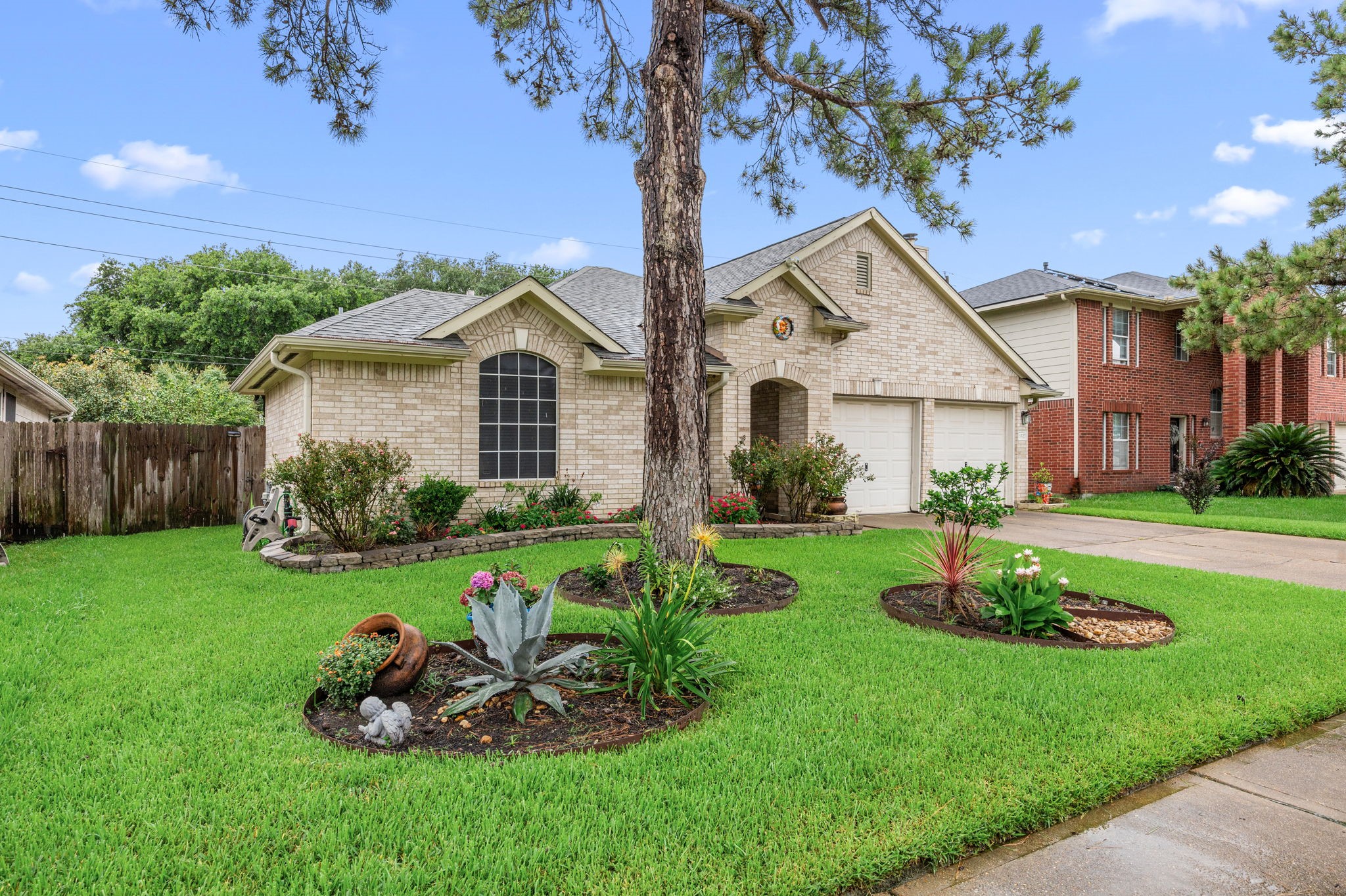 6527 Harcourt Bridge Drive Property Photo 2